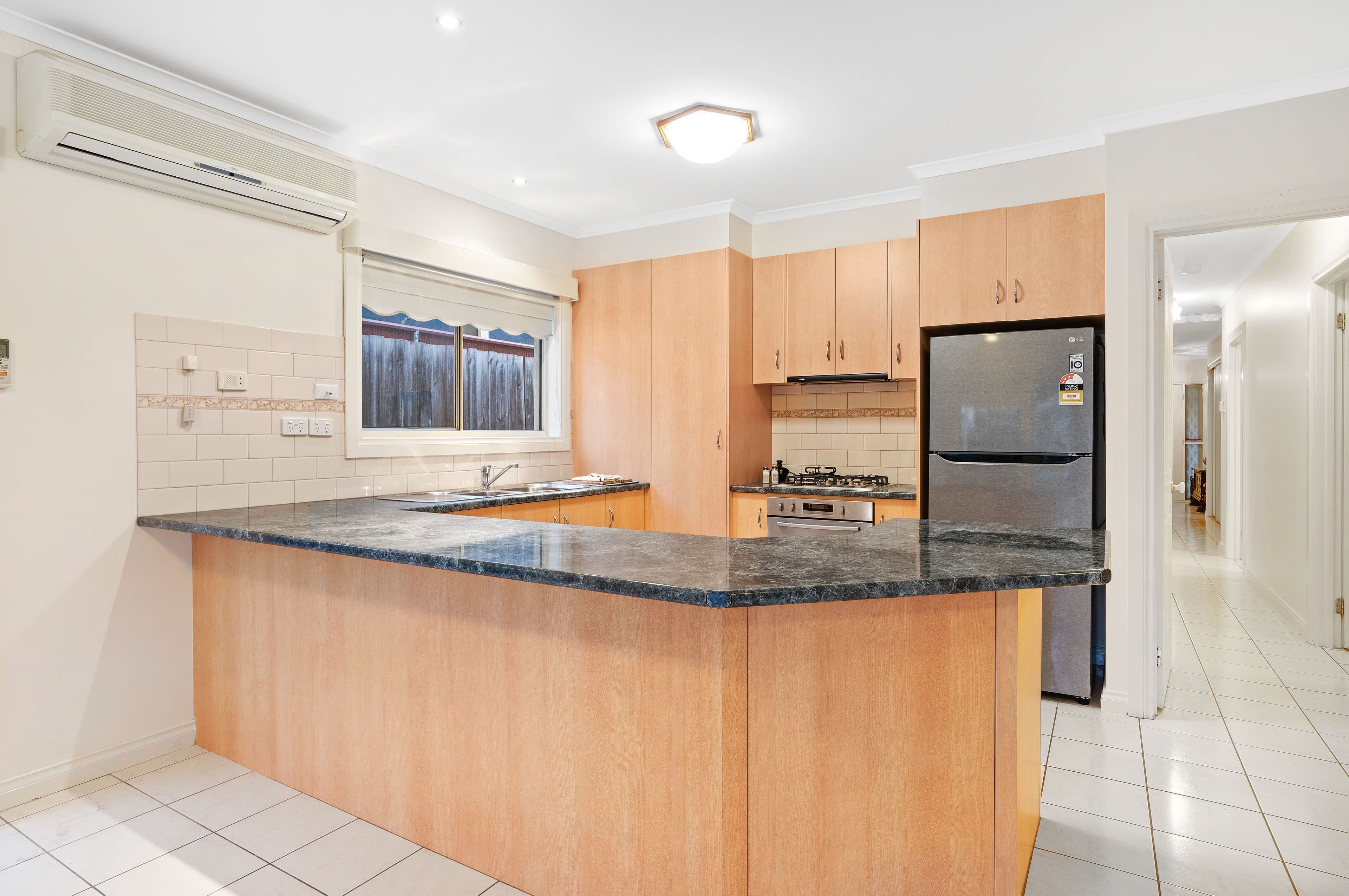 37 Samuel Court, Bundoora VIC 3083, Bundoora - Thumbnail 4