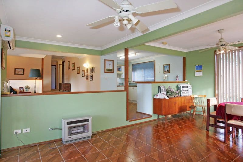 15 Robert Holl Drive, OURIMBAH NSW 2258, Ourimbah - Thumbnail 2