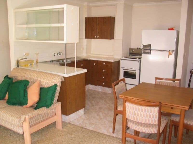 6 'Hillary Court' 146 Surf Parade, BROADBEACH QLD 4218, Broadbeach - Thumbnail 6