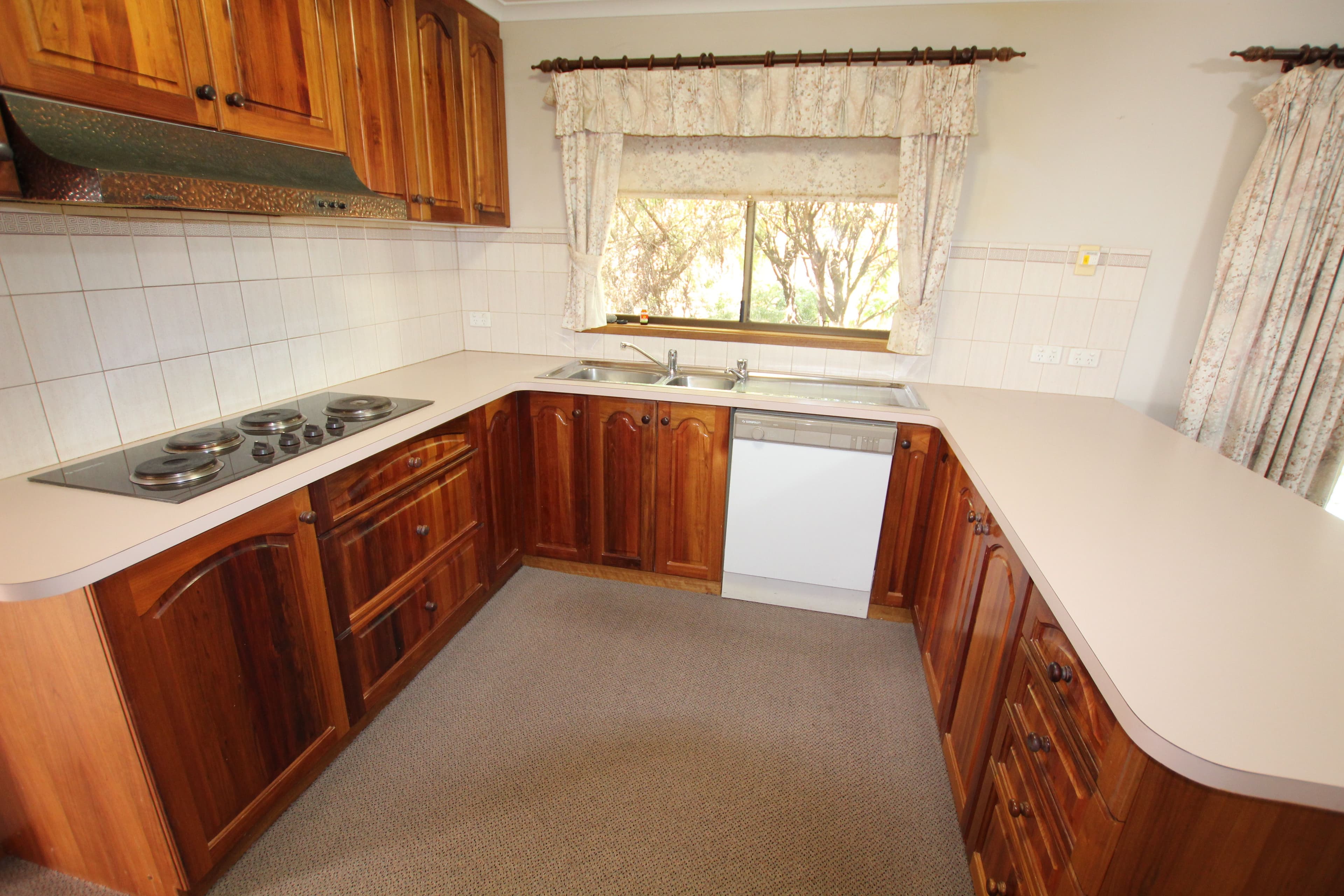 15 Phillip Street, Rochester VIC 3561, Rochester - Thumbnail 2