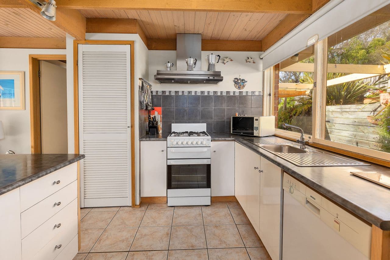 15 Denholm Street, Rosebud VIC 3939, Rosebud - Thumbnail 2