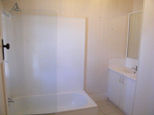 8 Wood Street, CHINCHILLA QLD 4413, Chinchilla - Thumbnail 6