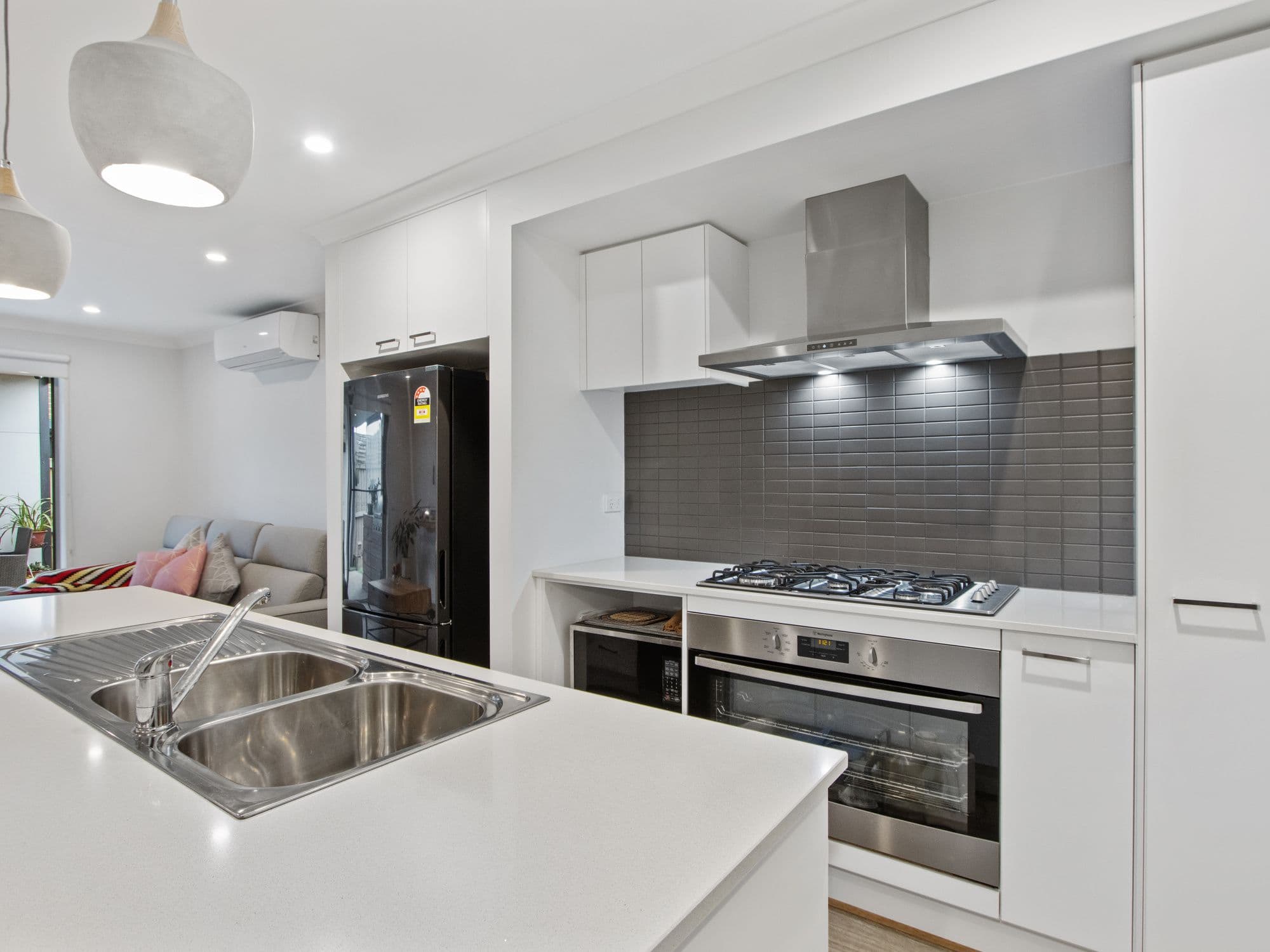 69 Waterman Drive, Clyde VIC 3978, Clyde - Thumbnail 3