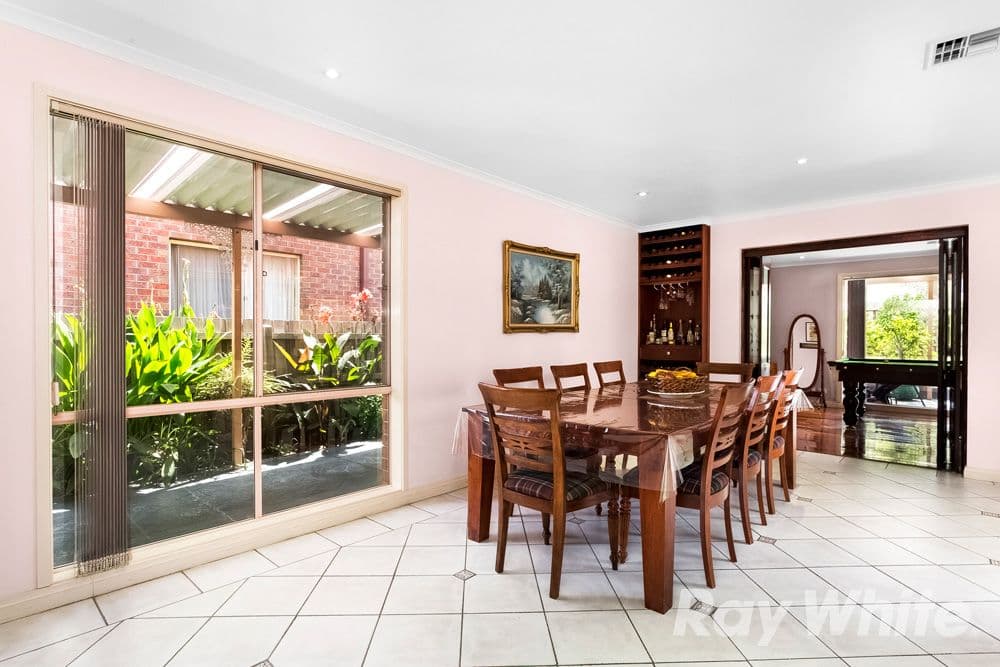 36 Elmwood Crescent, Glen Waverley VIC 3150, Glen Waverley - Thumbnail 3