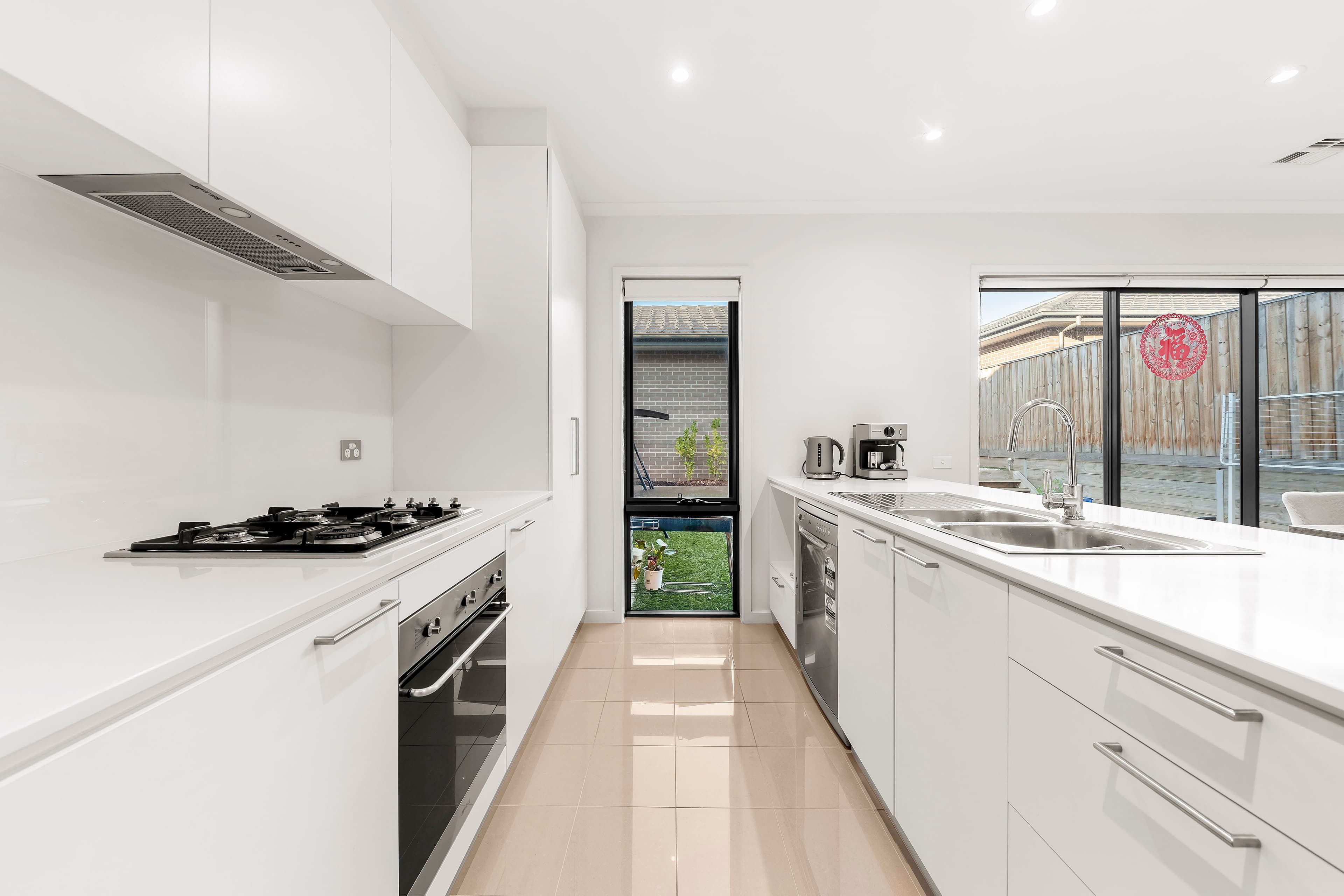 165 Harcrest Boulevard, Wantirna South VIC 3152, Wantirna South - Thumbnail 2