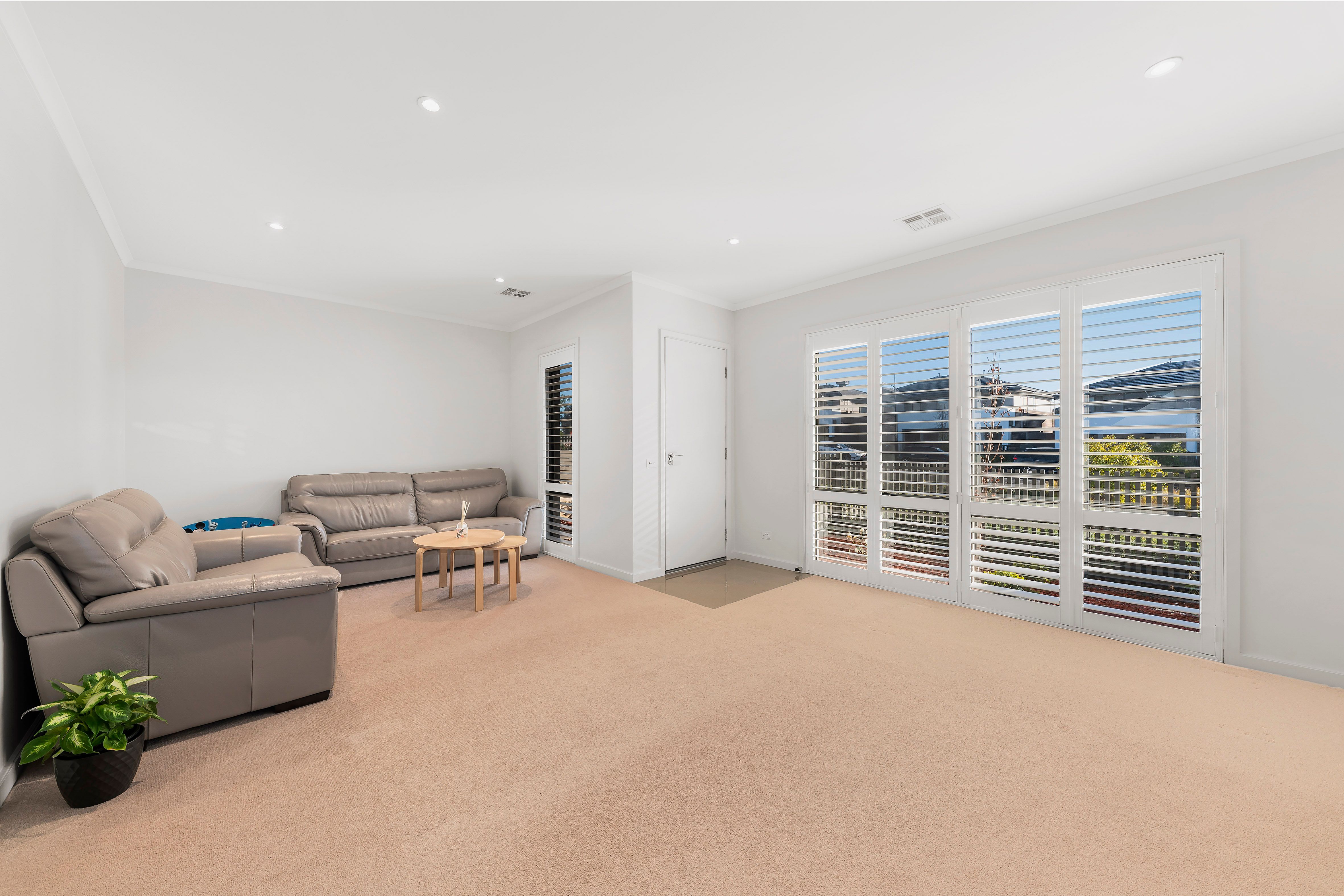 165 Harcrest Boulevard, Wantirna South VIC 3152, Wantirna South - Thumbnail 3