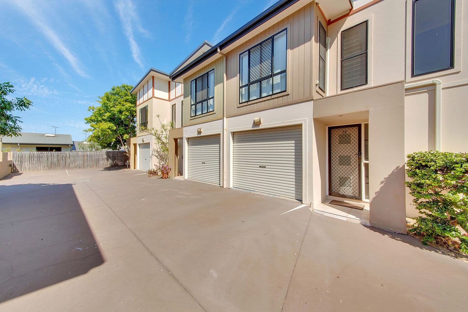 25 Roberts Street, South Gladstone QLD 4680, South Gladstone - Thumbnail 2
