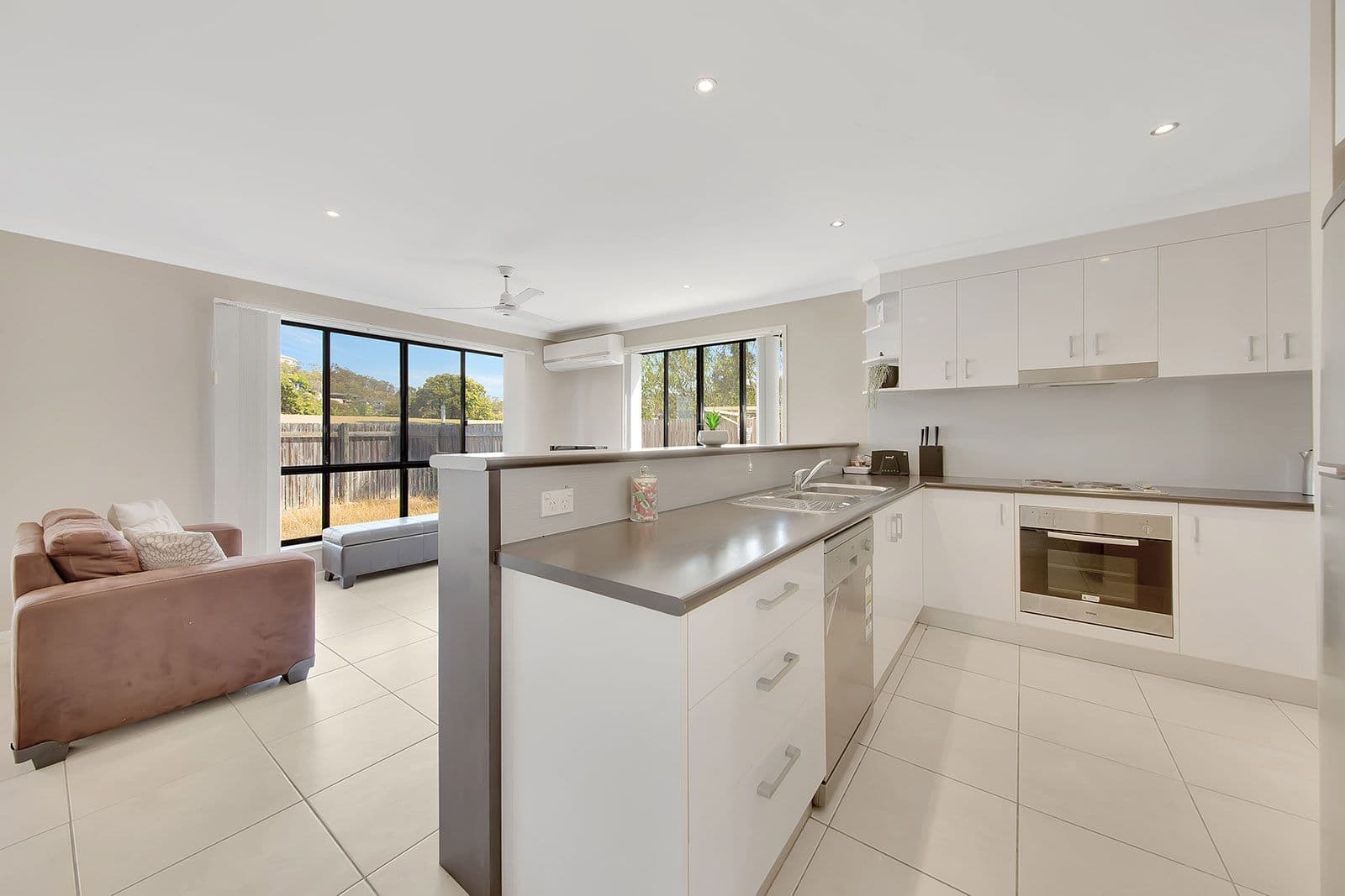 25 Roberts Street, South Gladstone QLD 4680, South Gladstone - Thumbnail 5
