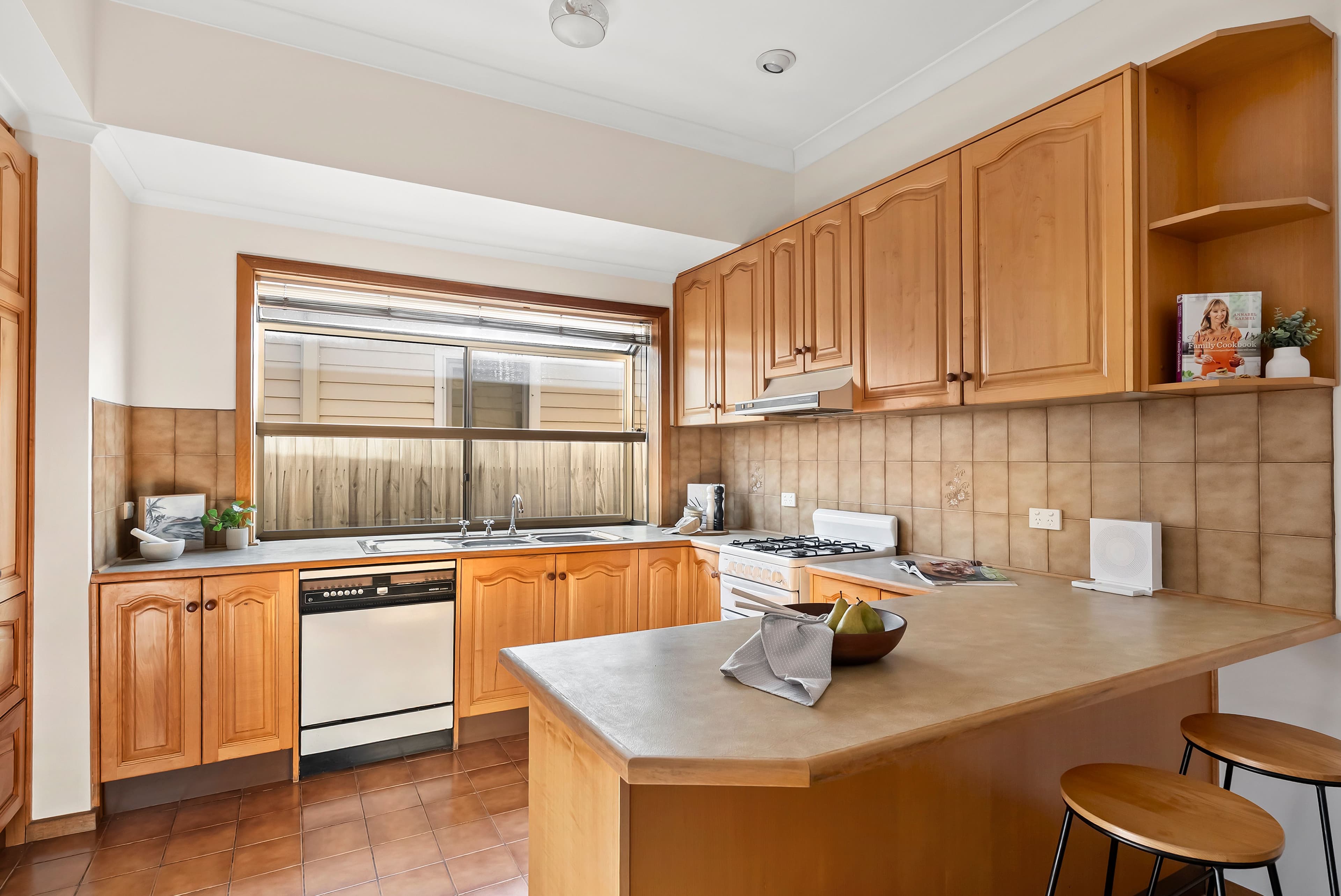 1 Irving Street, Newport VIC 3015, Newport - Thumbnail 6