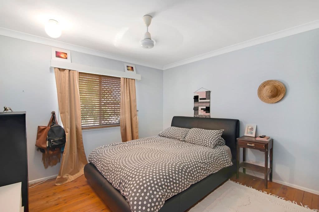 56 Manus Avenue, Palm Beach QLD 4221, Palm Beach - Thumbnail 5