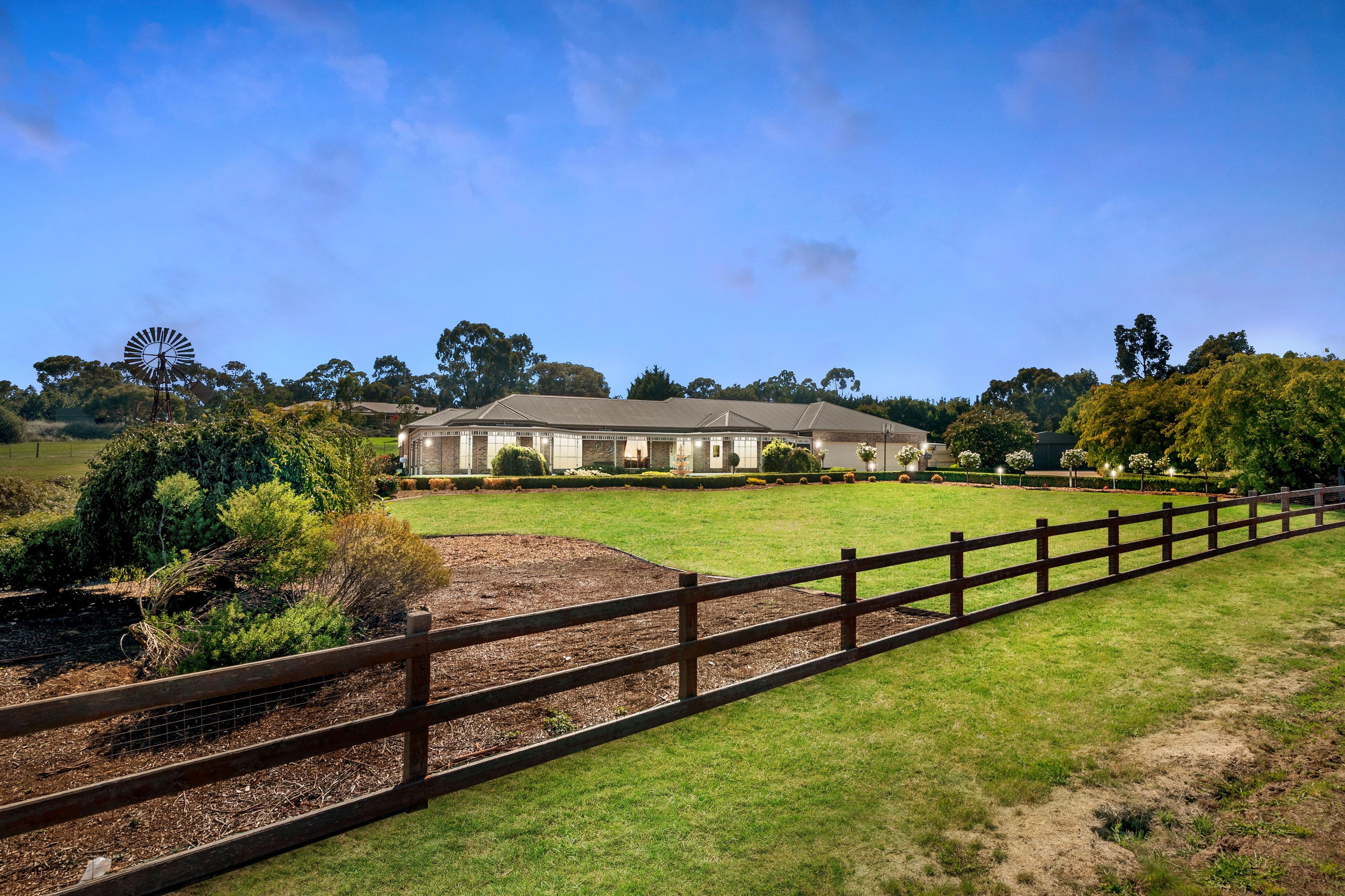 10 Jeffrey Drive, Yarrambat VIC 3091, Yarrambat - Image 1