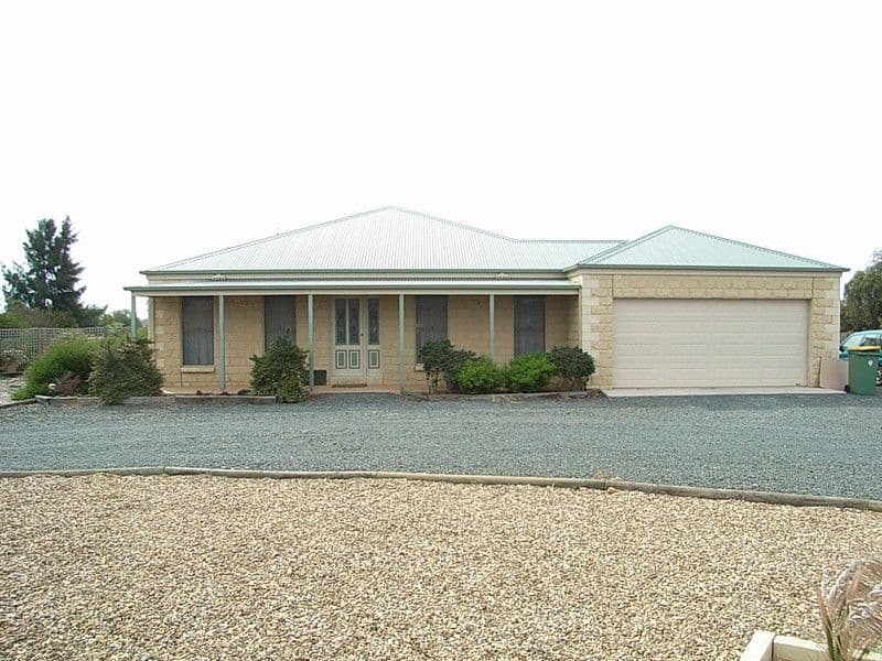 24 Brecon Court, ECHUCA VIC 3564, Echuca - Image 1