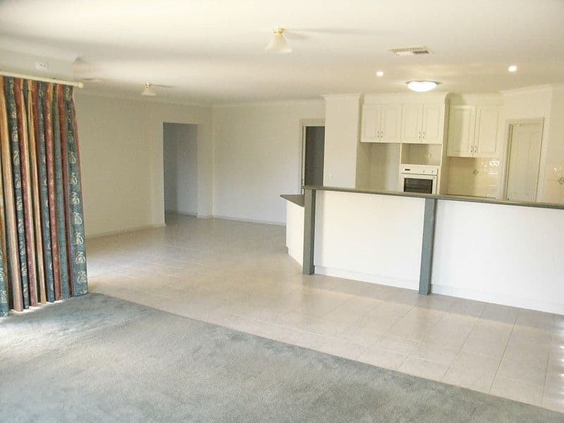 24 Brecon Court, ECHUCA VIC 3564, Echuca - Thumbnail 5