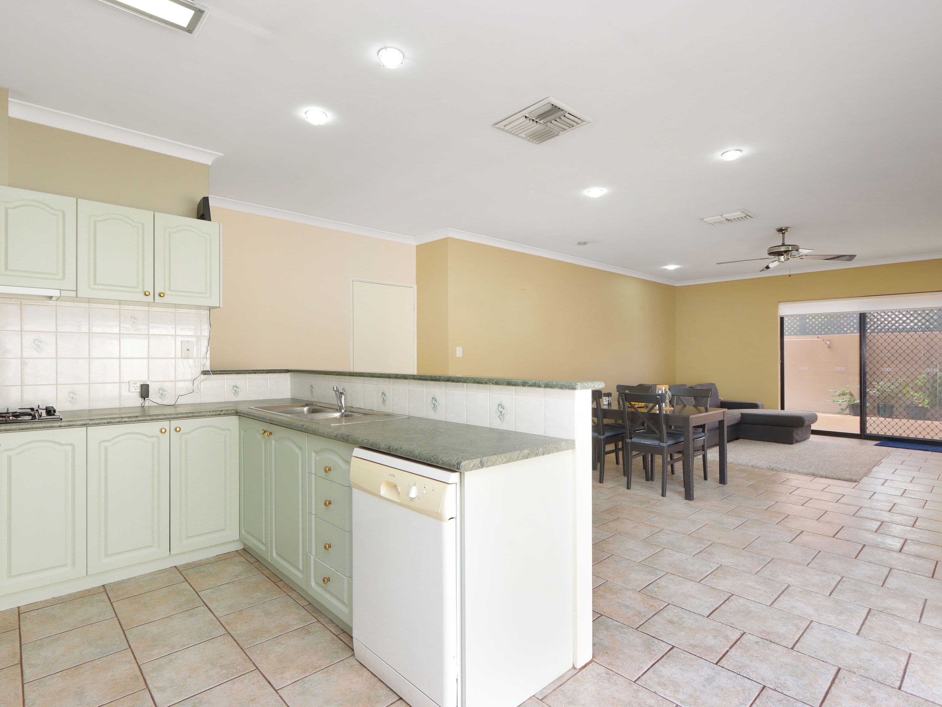 12 Walton Street, Queens Park WA 6107, Queens Park - Thumbnail 2