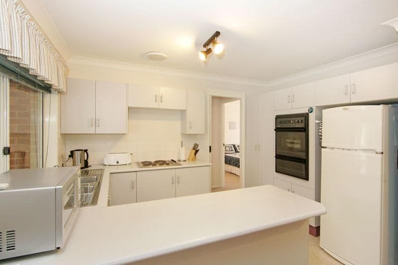 10 Charlotte Close, BATEAU BAY NSW 2261, Bateau Bay - Thumbnail 3