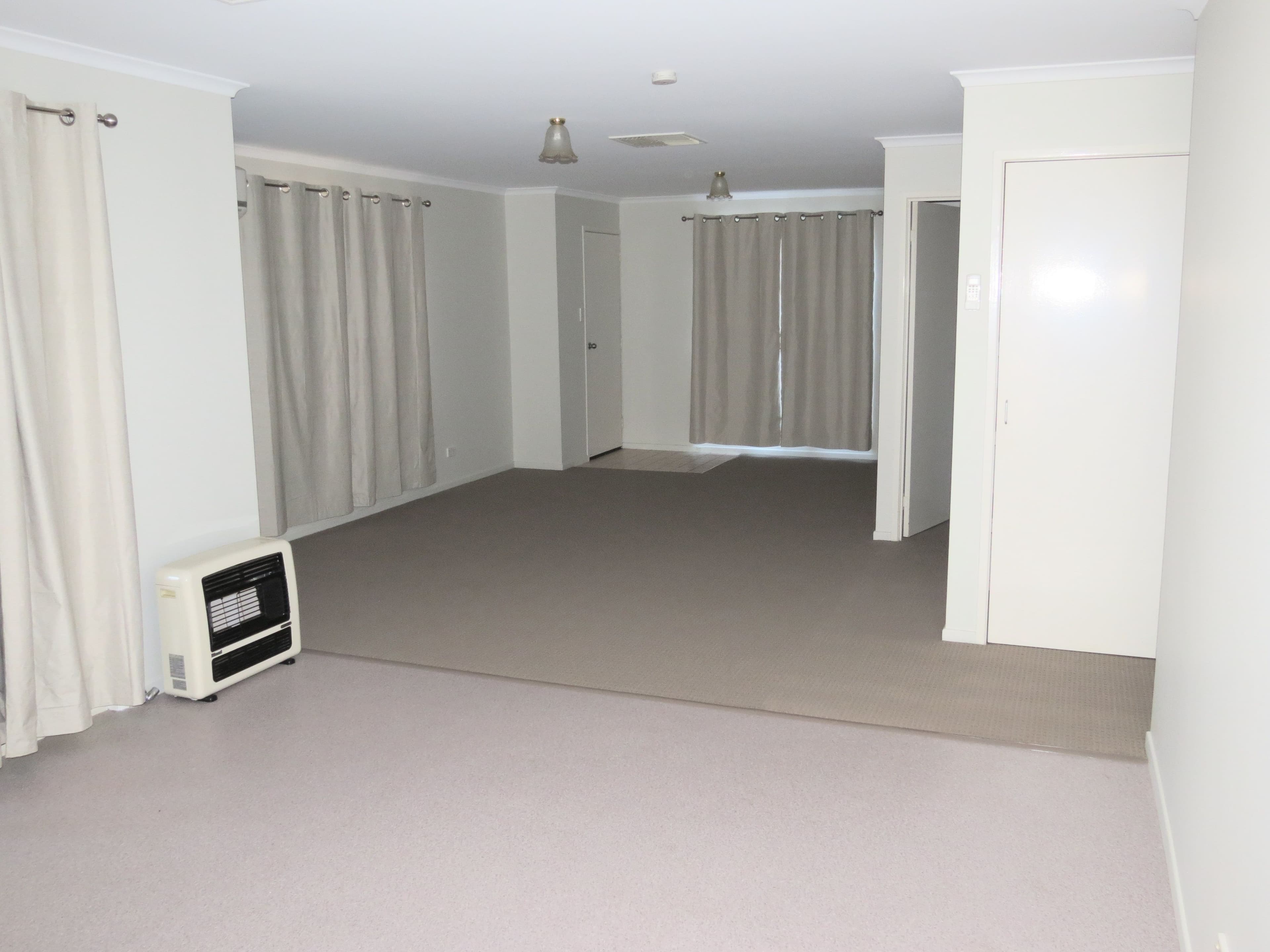 30 White Street, Emerald QLD 4720, Emerald - Thumbnail 3