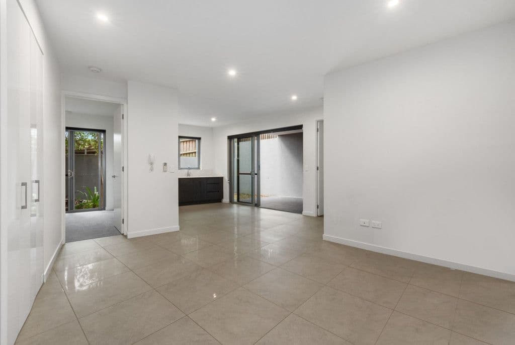 38 Latimer Street, Holland Park QLD 4121, Holland Park - Thumbnail 5