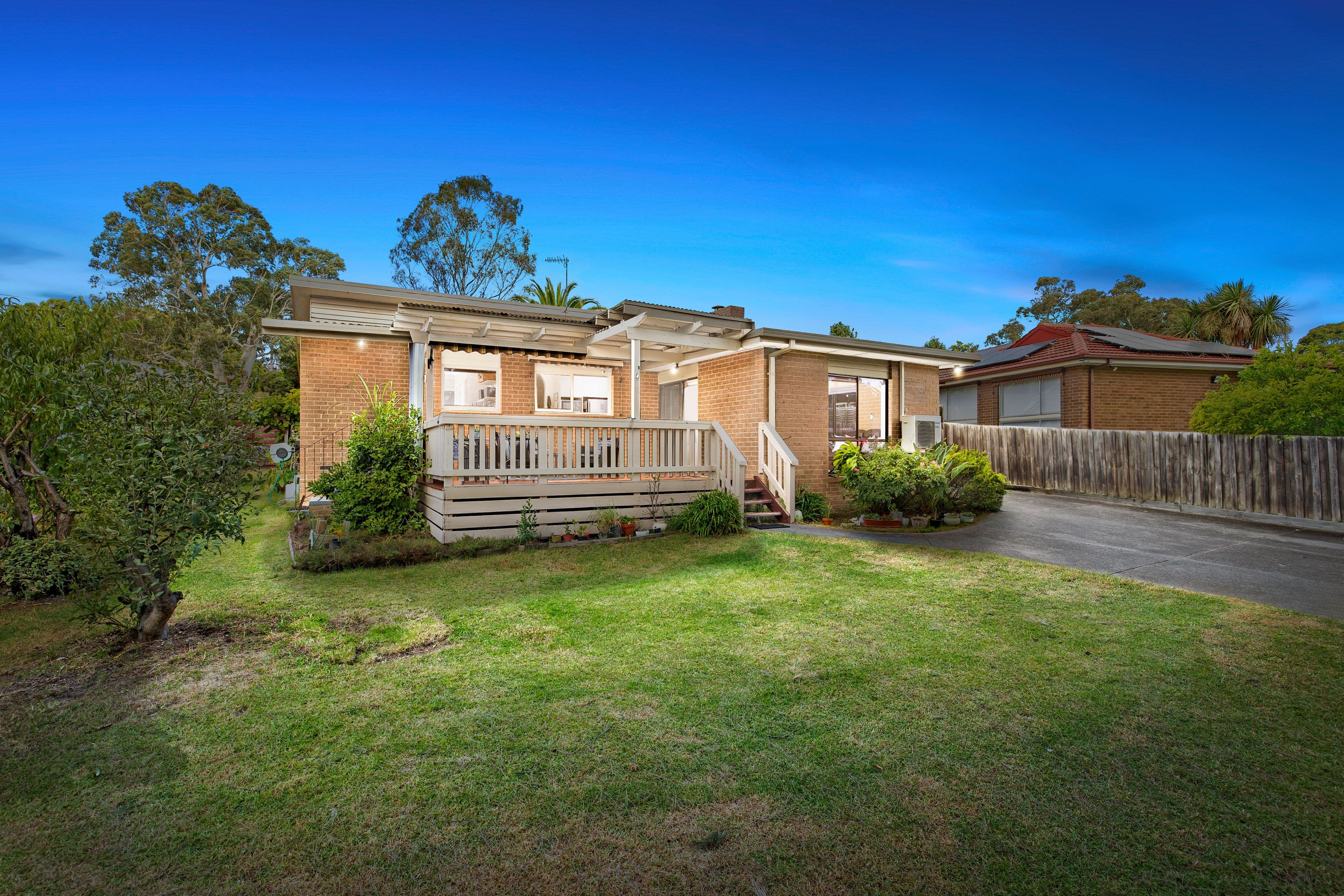 9 Eurella Crescent, Rowville VIC 3178, Rowville - Thumbnail 2