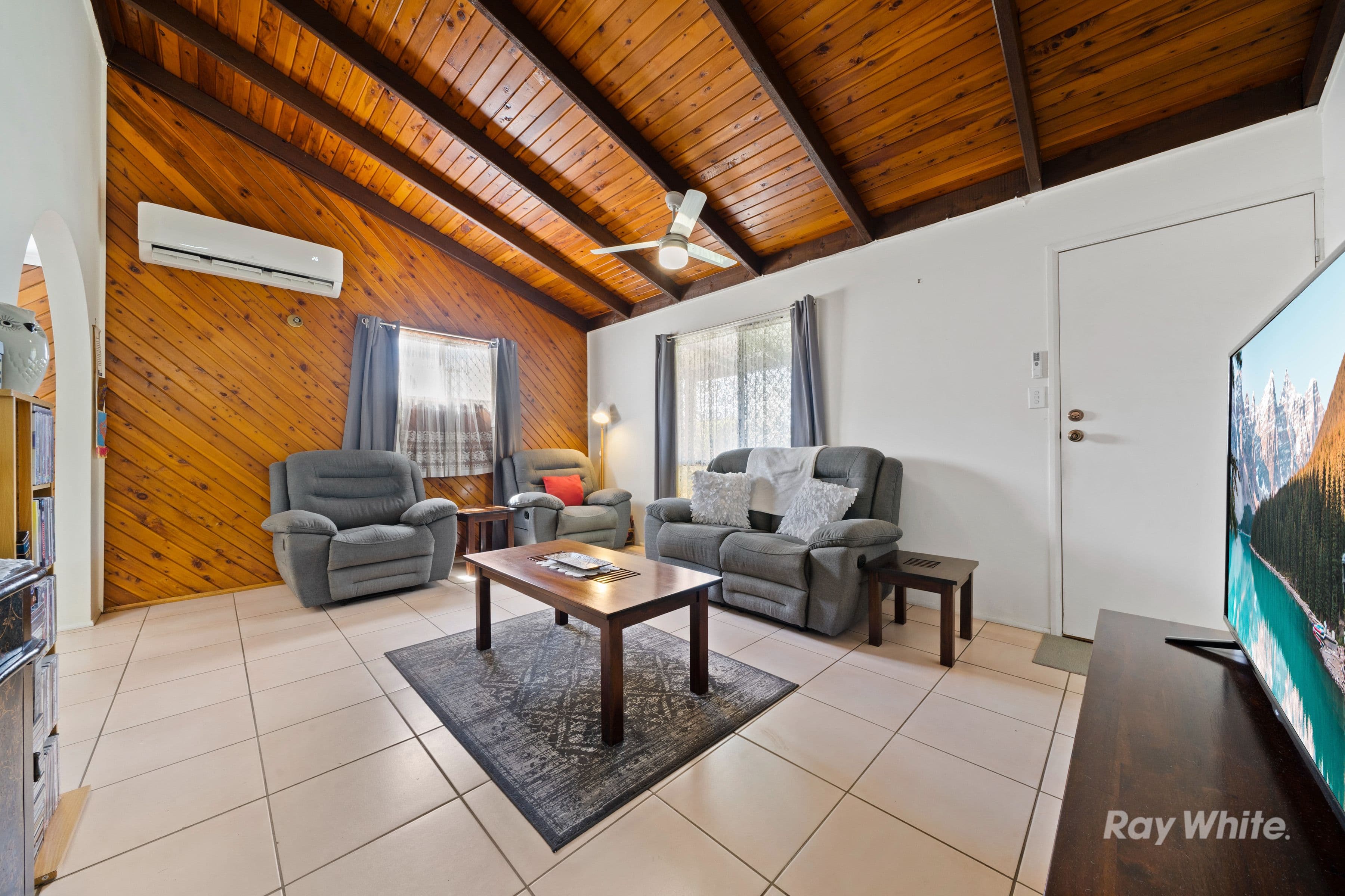 19 Ariel Avenue, Kingston QLD 4114, Kingston - Thumbnail 2
