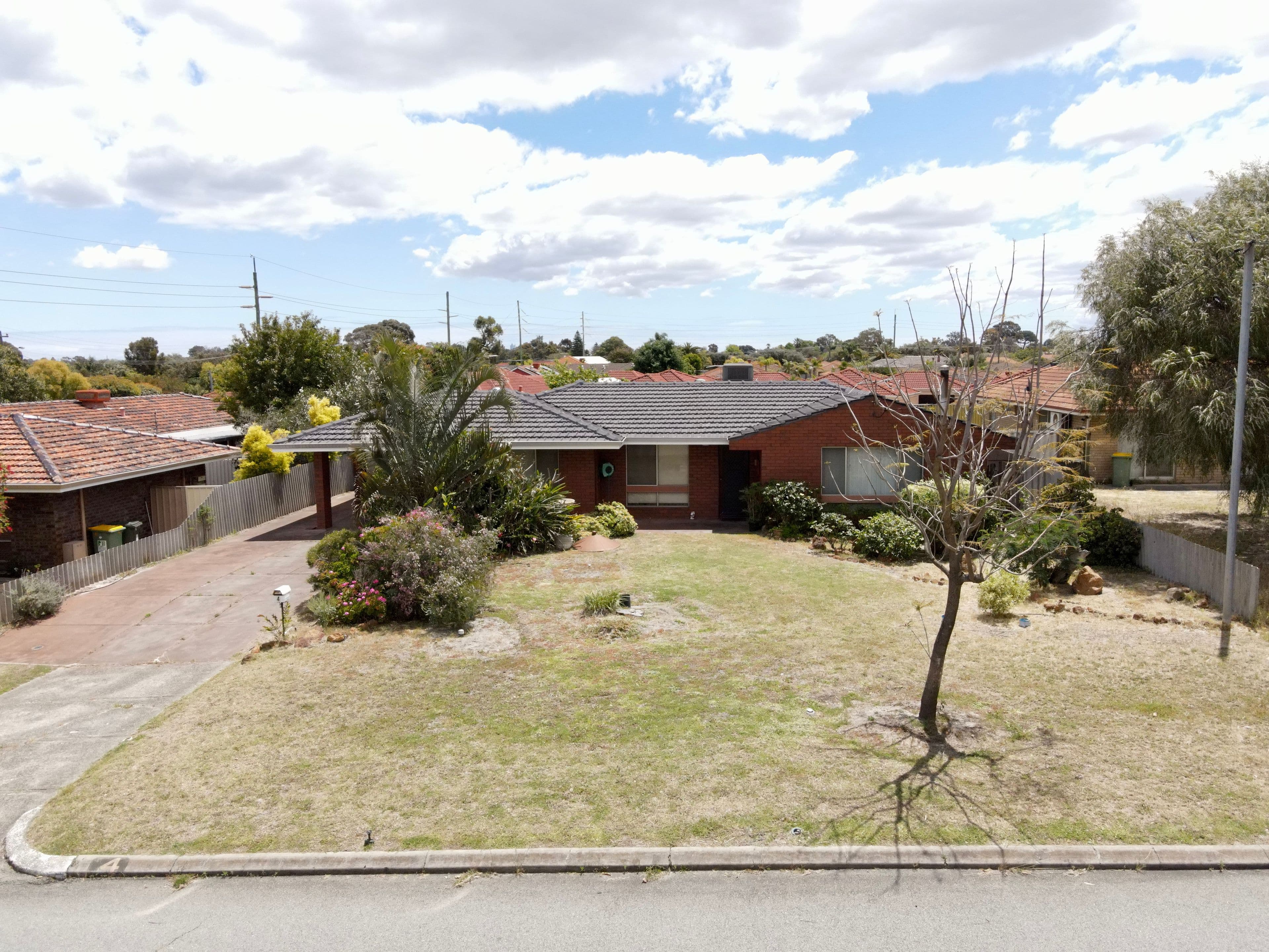 4 Lovett Place, Queens Park WA 6107, Queens Park - Image 1