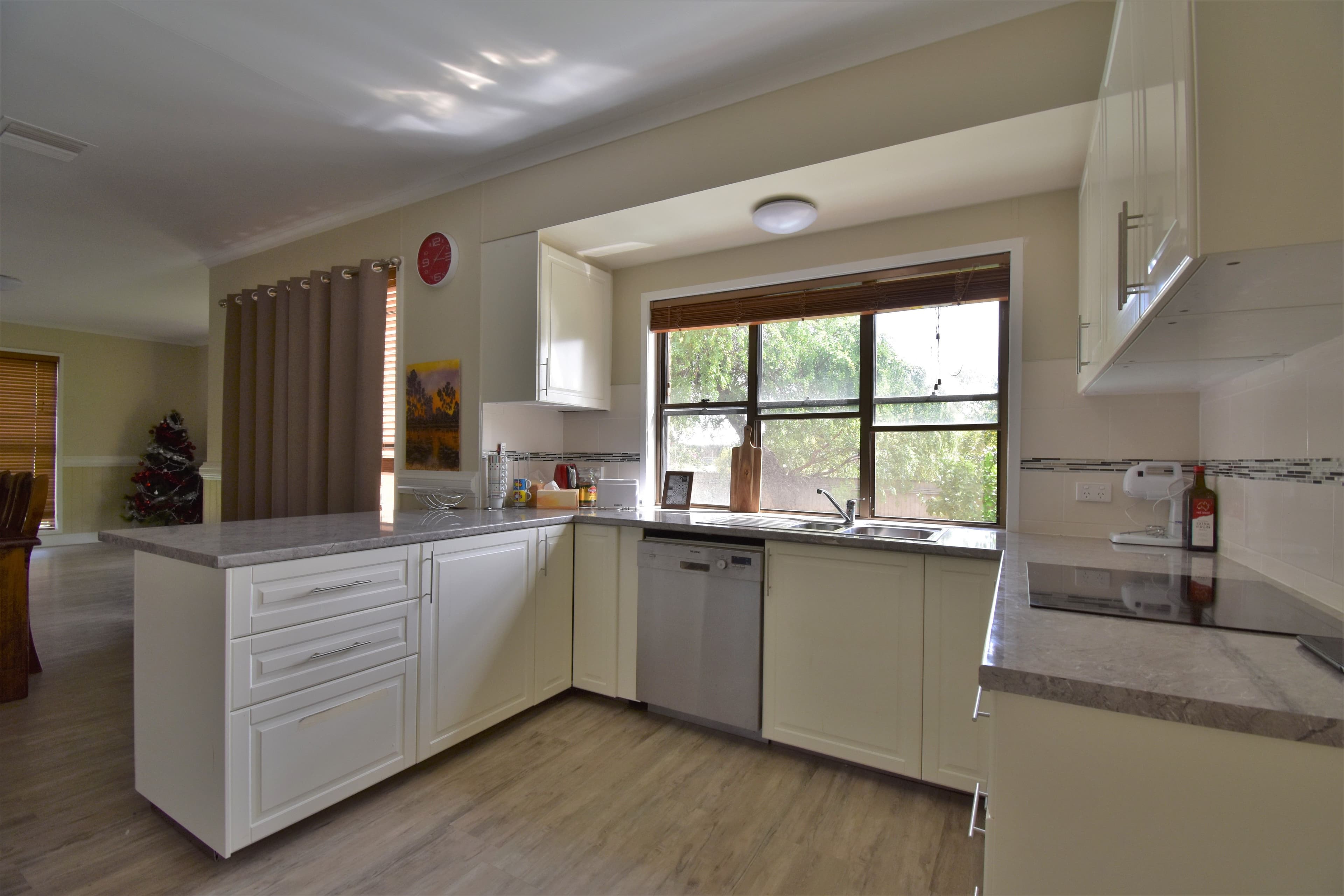 36 Crane Street, Longreach QLD 4730, Longreach - Thumbnail 2