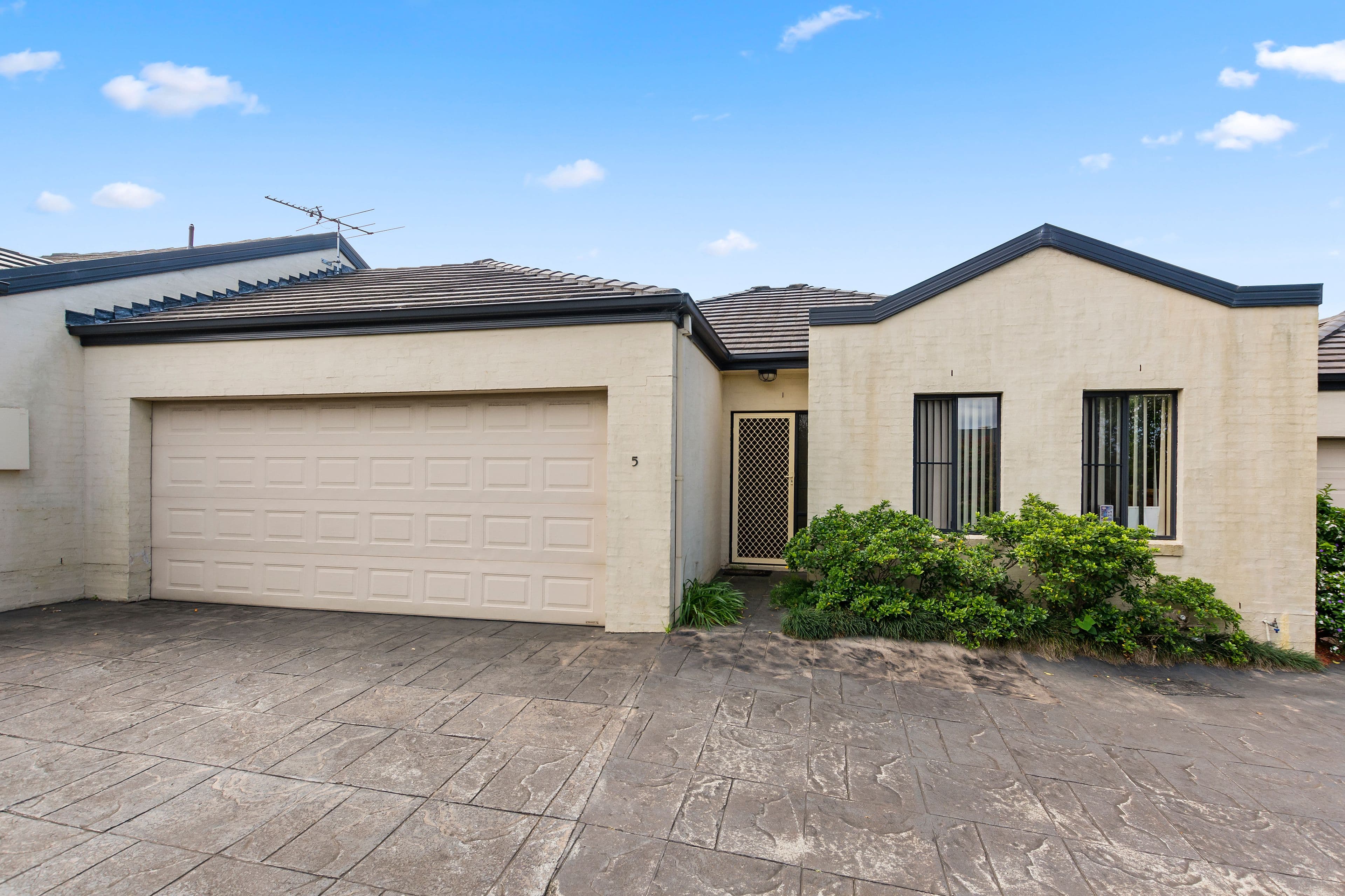 13 Luxor Street, Woonona NSW 2517, Woonona - Image 1