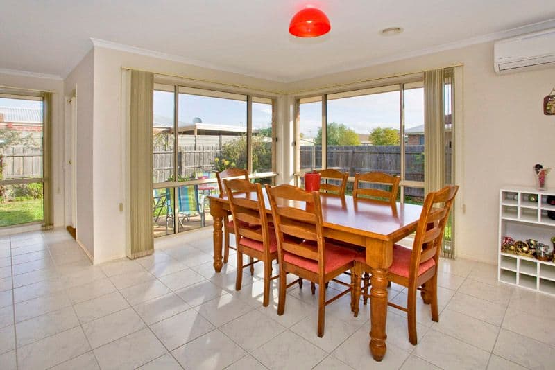 40 Meadenhall Drive, ST ALBANS PARK VIC 3219, St Albans Park - Thumbnail 5