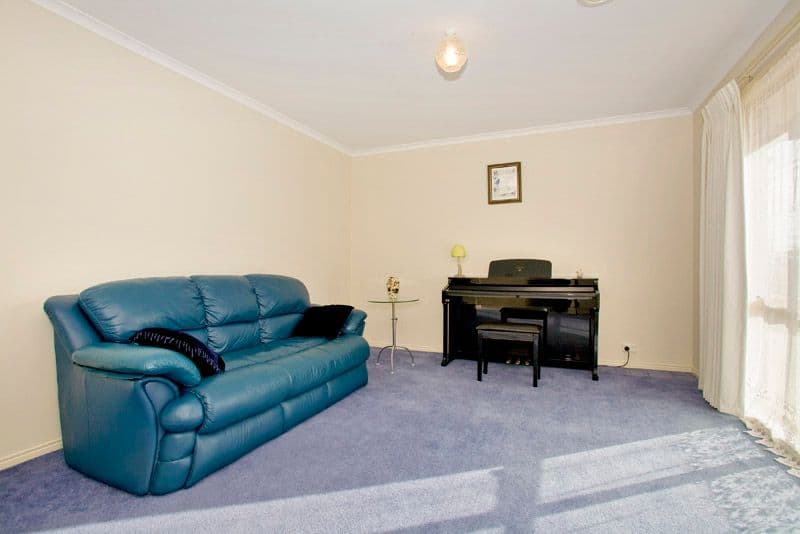 40 Meadenhall Drive, ST ALBANS PARK VIC 3219, St Albans Park - Thumbnail 6