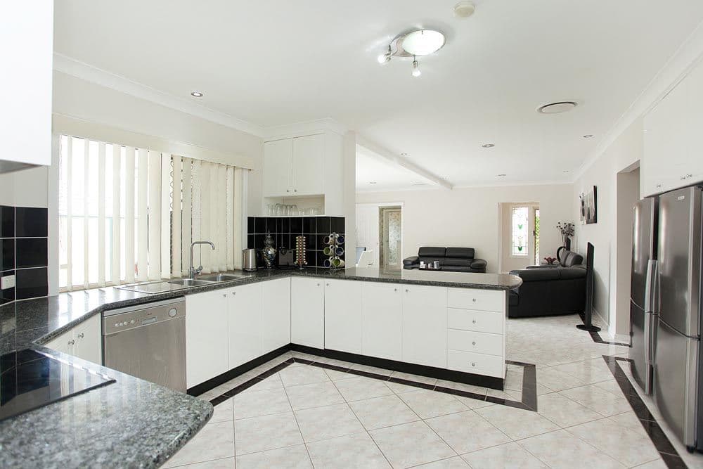 61 Catania Street South, Wishart QLD 4122, Wishart - Thumbnail 4