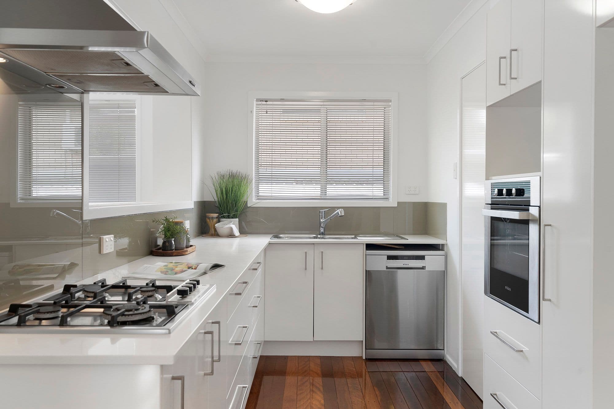 16 Swanfield Street, Macgregor QLD 4109, Macgregor - Thumbnail 3