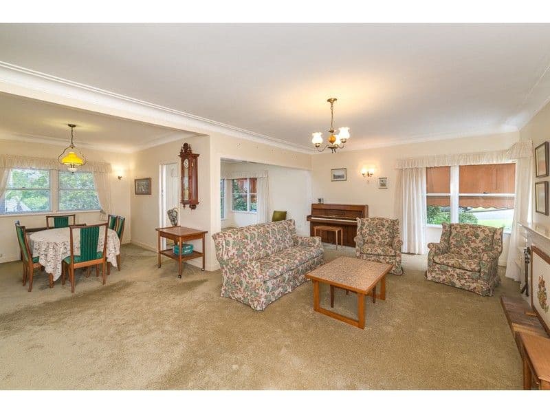 2 Bougainvillea Avenue, Indooroopilly QLD 4068, Indooroopilly - Thumbnail 2