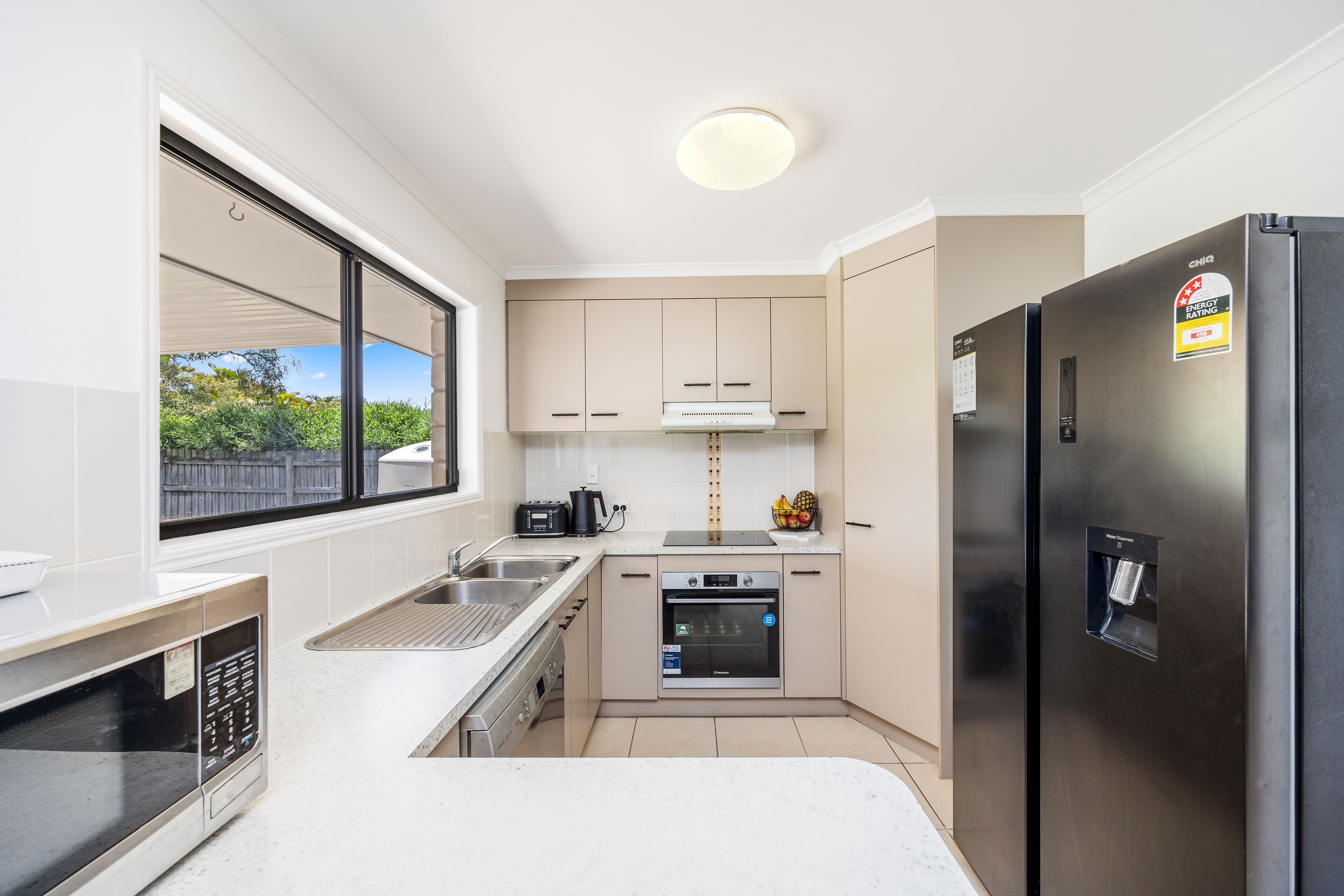 12 Ladbroke Crescent, Urangan QLD 4655, Urangan - Thumbnail 7