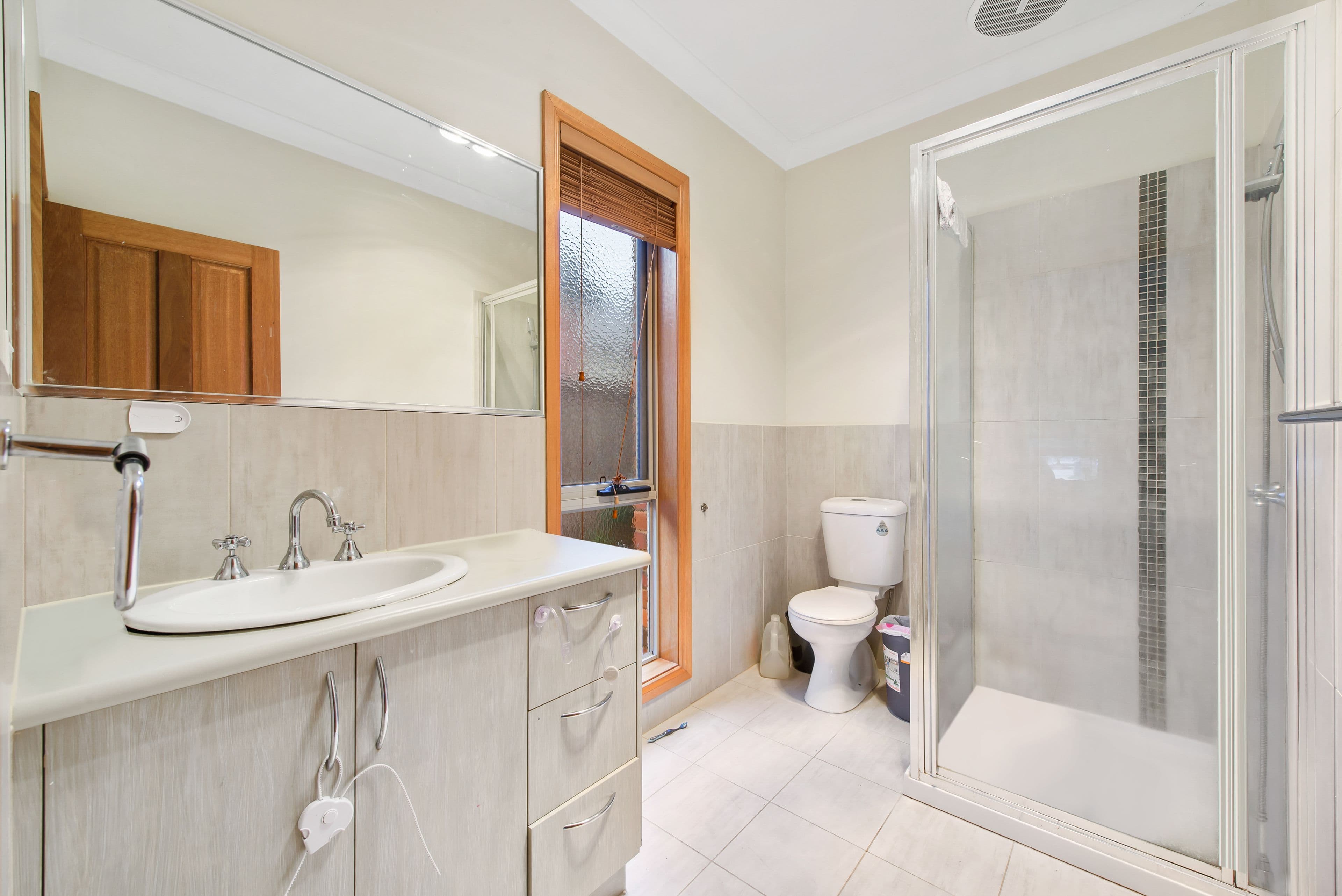 6 Hascombe Drive, Caroline Springs VIC 3023, Caroline Springs - Thumbnail 3