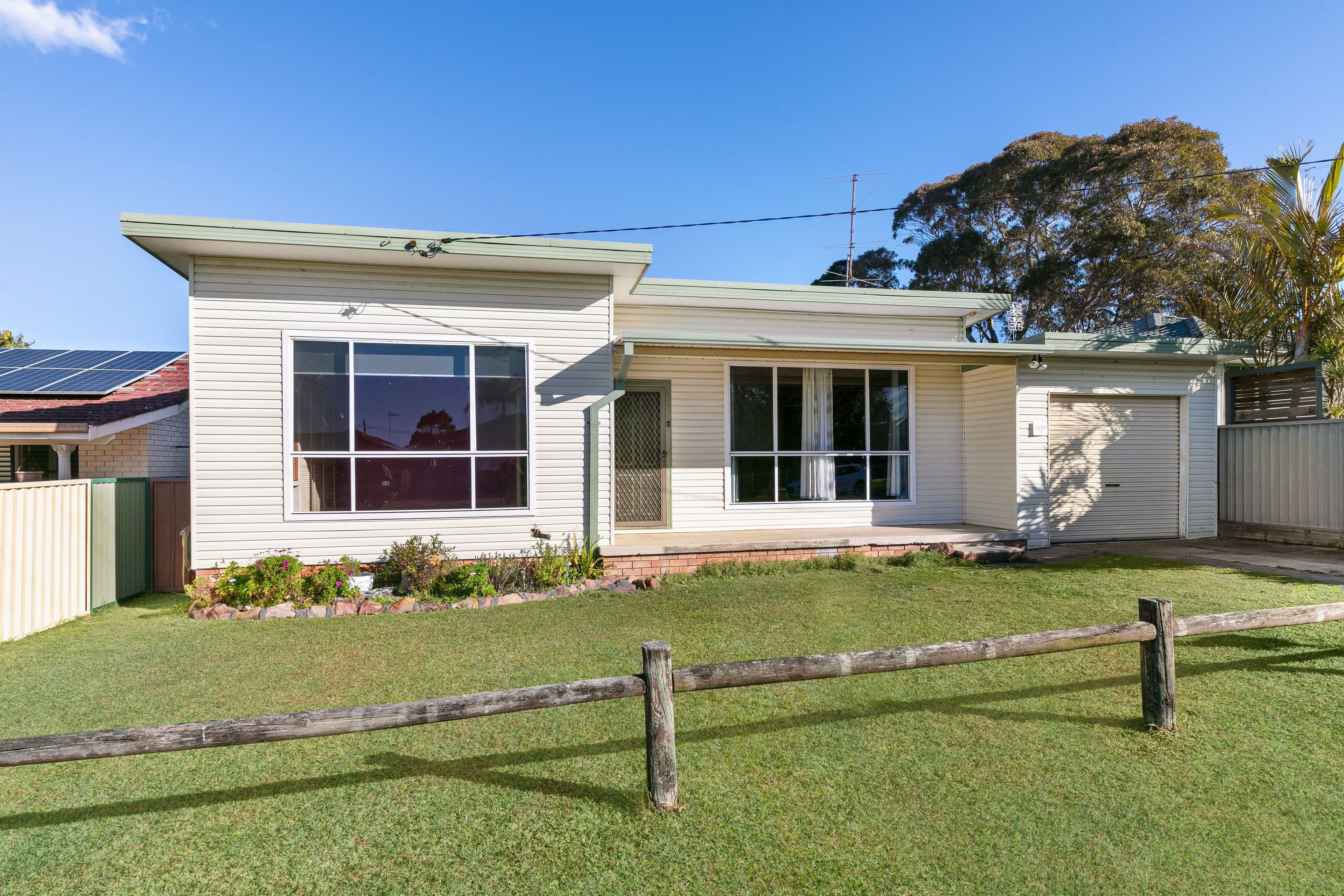 33 Second Avenue, Toukley NSW 2263, Toukley - Image 1