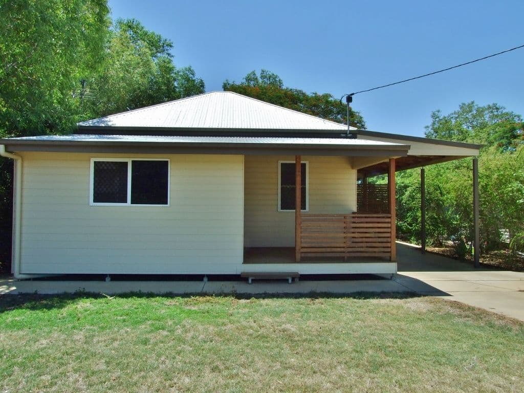 105 Kingfisher Street, Longreach QLD 4730, Longreach - Image 1