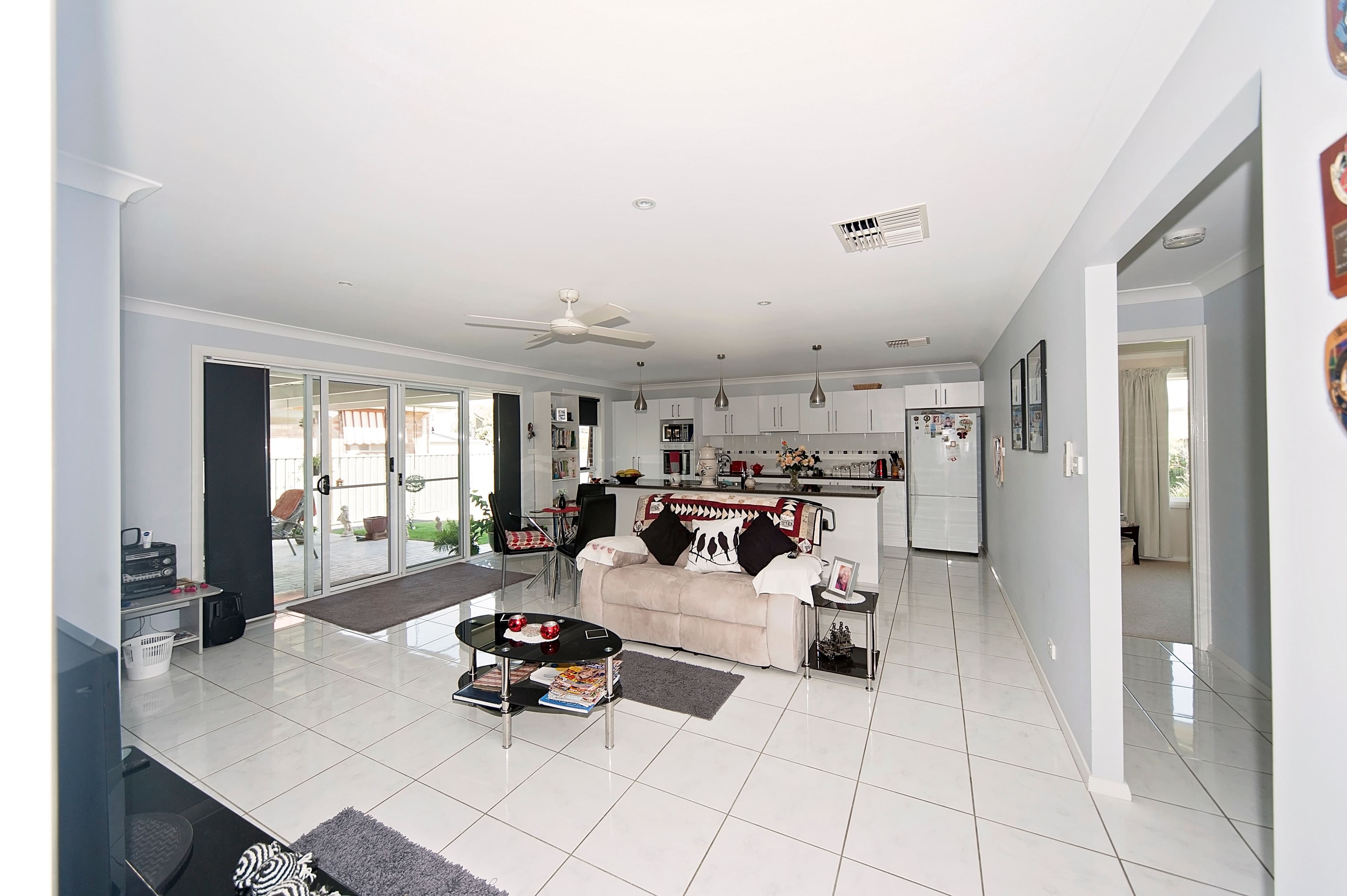 19 Dillon Avenue, Cootamundra - Thumbnail 8