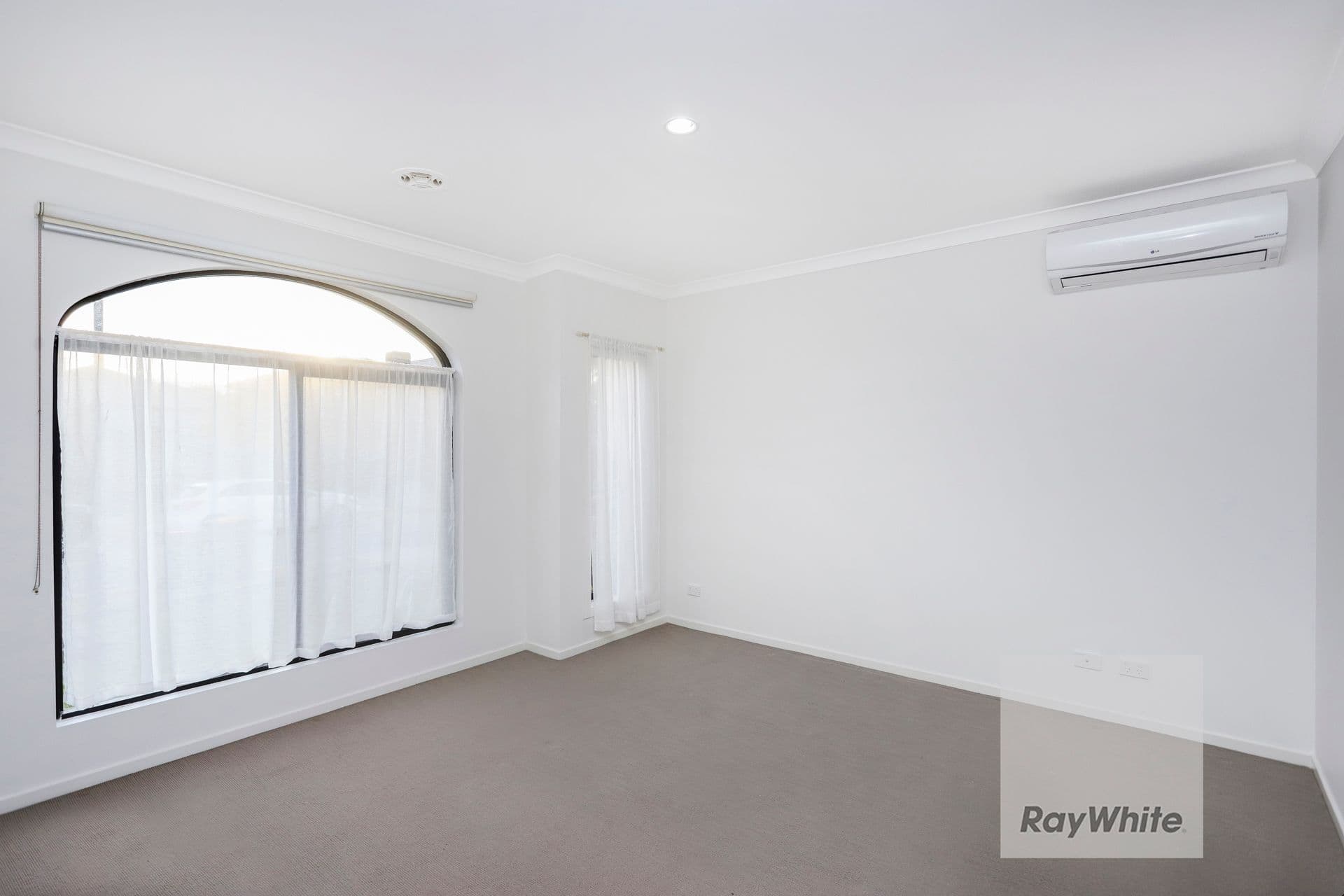 16 Scarlet Drive, Greenvale VIC 3059, Greenvale - Thumbnail 4