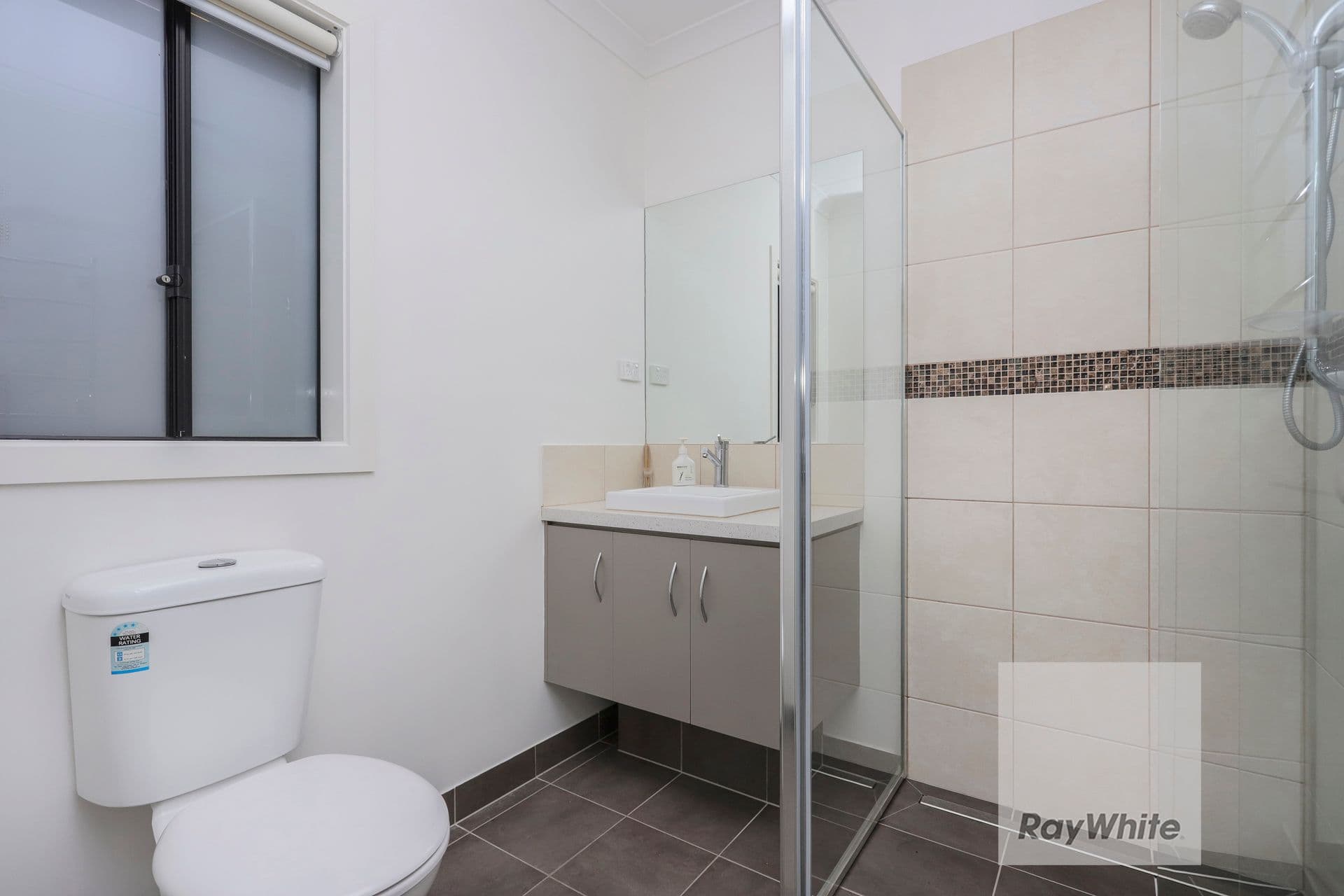 16 Scarlet Drive, Greenvale VIC 3059, Greenvale - Thumbnail 5