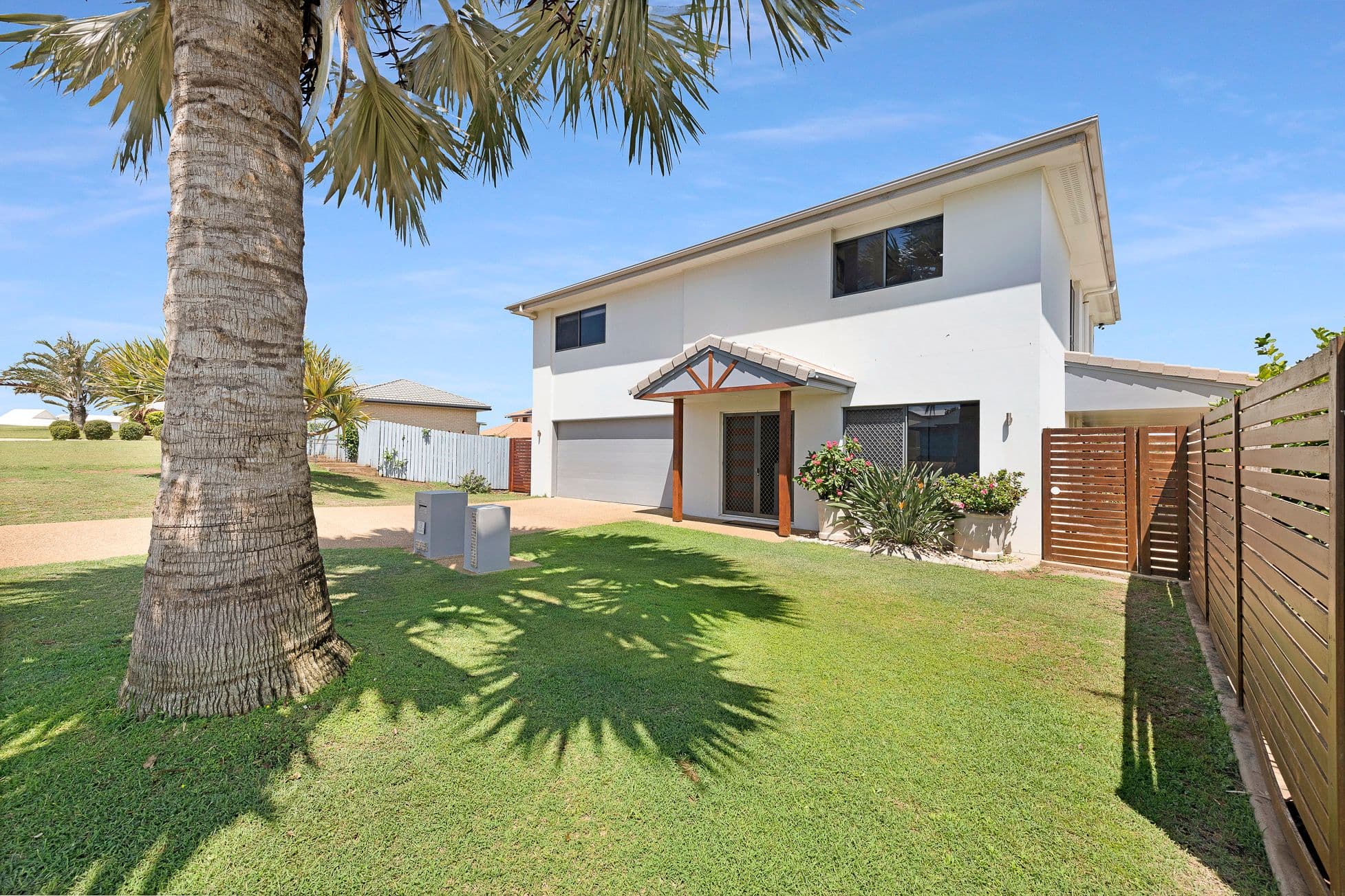 3 Arunda Street, Coral Cove QLD 4670, Coral Cove - Thumbnail 2
