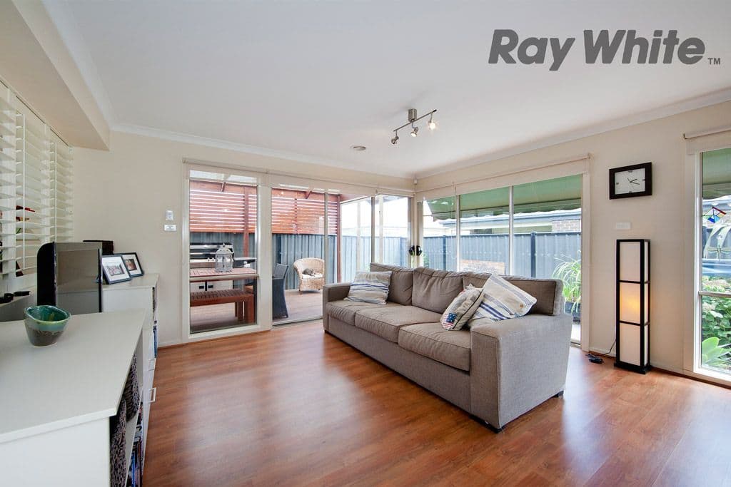 9 Coombes Court, POINT COOK VIC 3030, Point Cook - Thumbnail 5