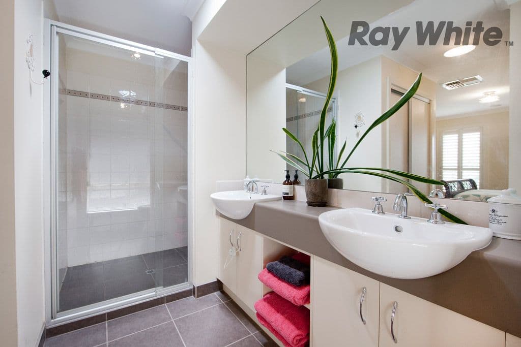 9 Coombes Court, POINT COOK VIC 3030, Point Cook - Thumbnail 7