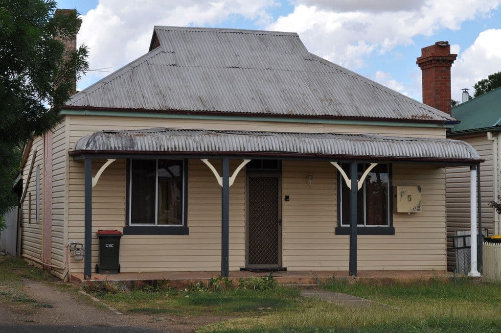 5 Temora Street, Cootamundra - Image 1