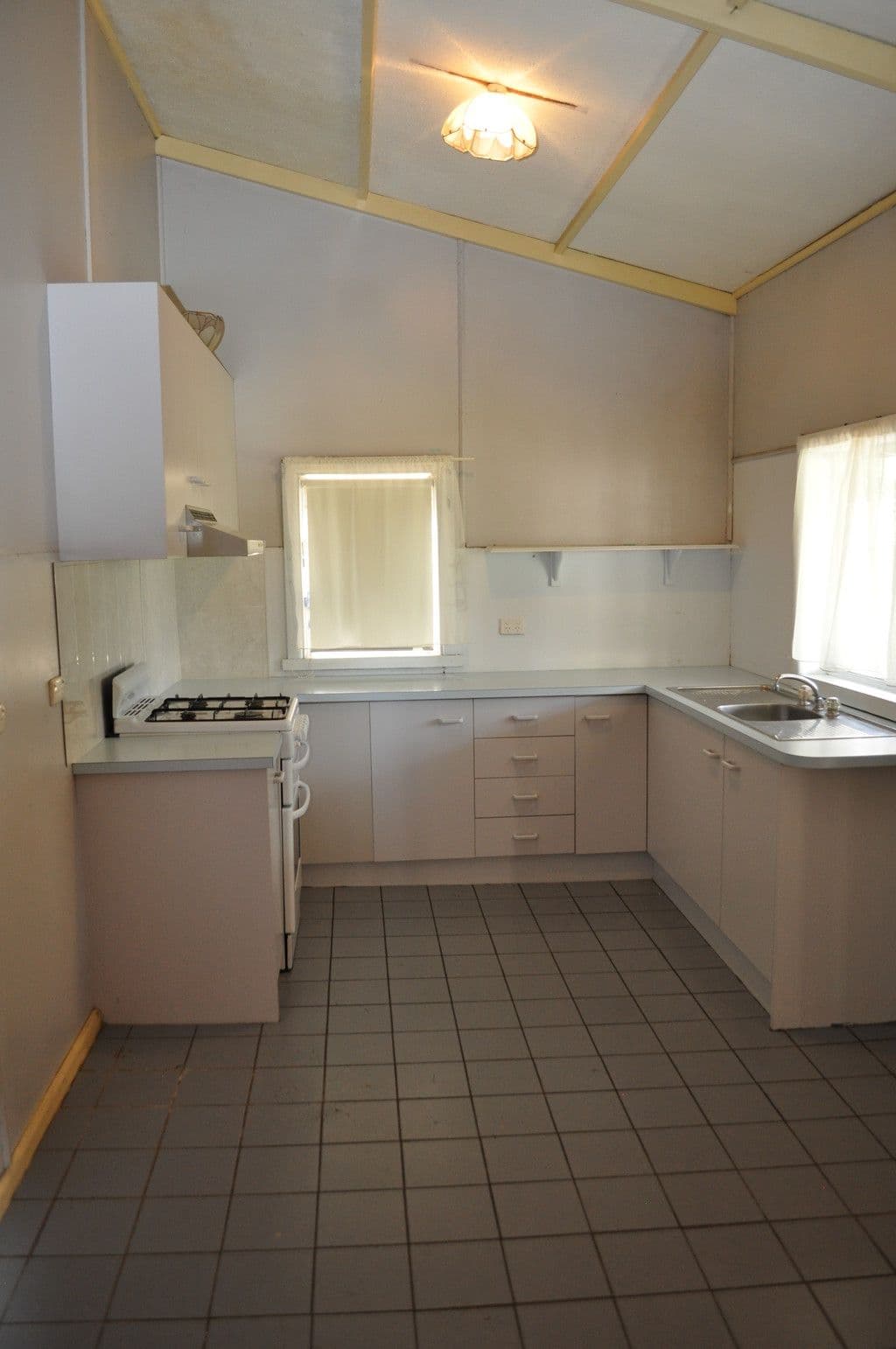 5 Temora Street, Cootamundra - Thumbnail 2