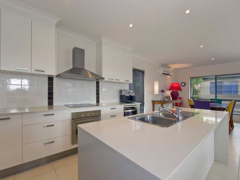 169 Cypress Terrace, PALM BEACH QLD 4221, Palm Beach - Image 1