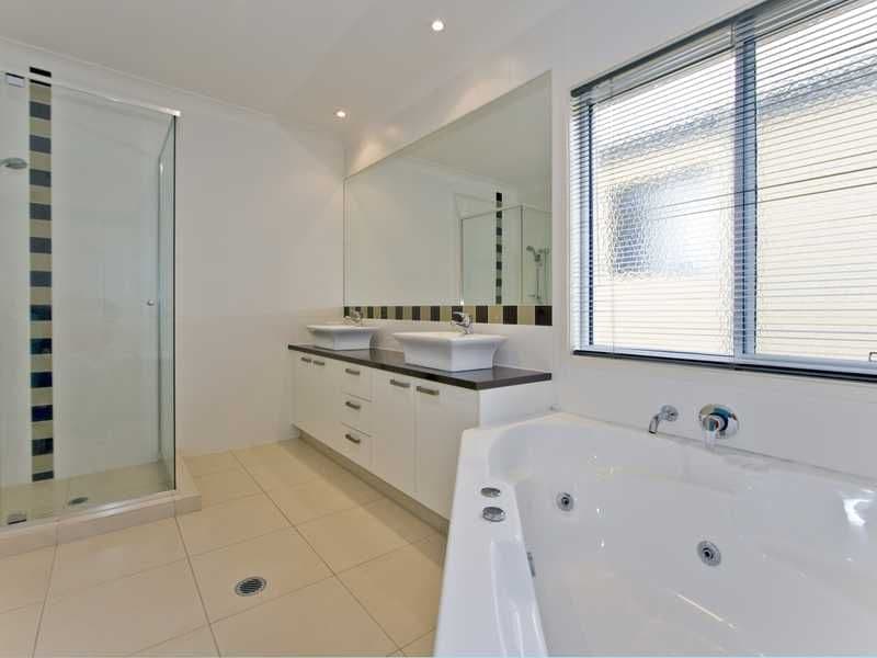 169 Cypress Terrace, PALM BEACH QLD 4221, Palm Beach - Thumbnail 6