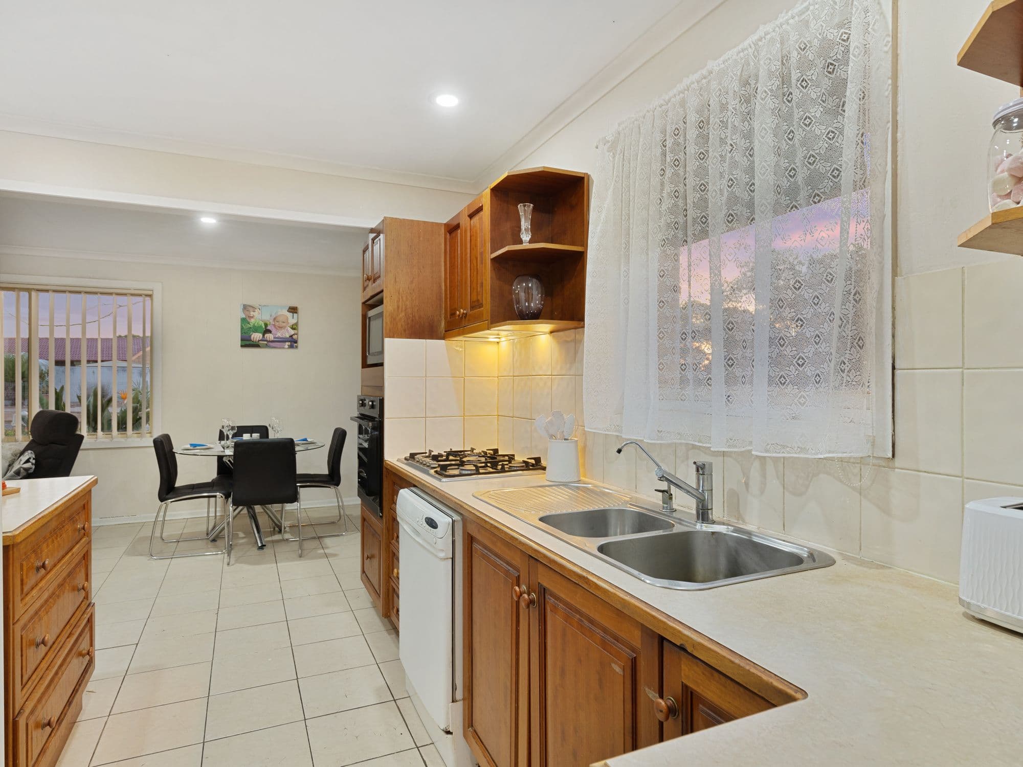 3 Bruno Court, Christie Downs SA 5164, Christie Downs - Thumbnail 2