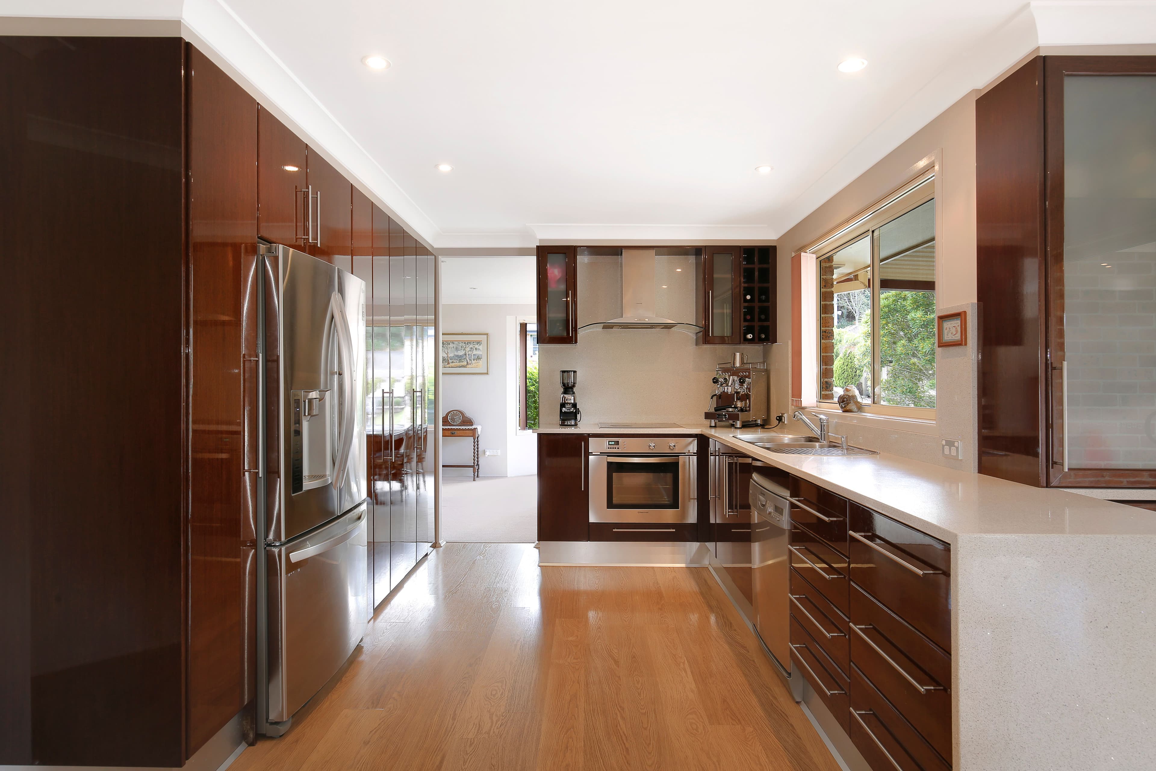 15 Sandalwood Road, Farmborough Heights - Thumbnail 2