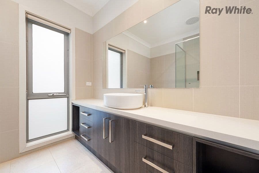 15 Mowbray Crescent, Kurunjang VIC 3337, Kurunjang - Thumbnail 3