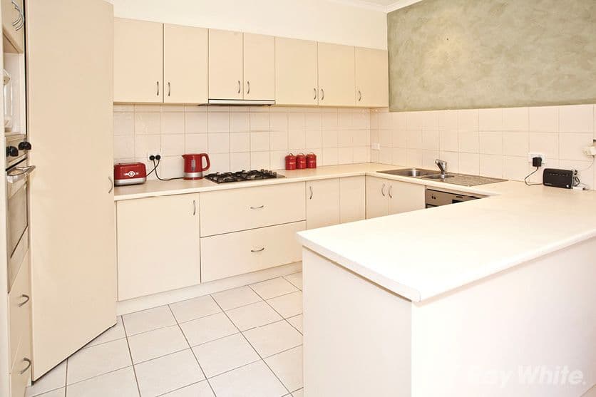 325 Gallaghers Road, Glen Waverley VIC 3150, Glen Waverley - Thumbnail 2
