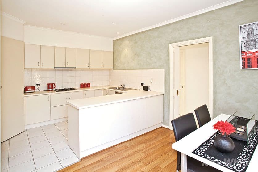 325 Gallaghers Road, Glen Waverley VIC 3150, Glen Waverley - Thumbnail 3